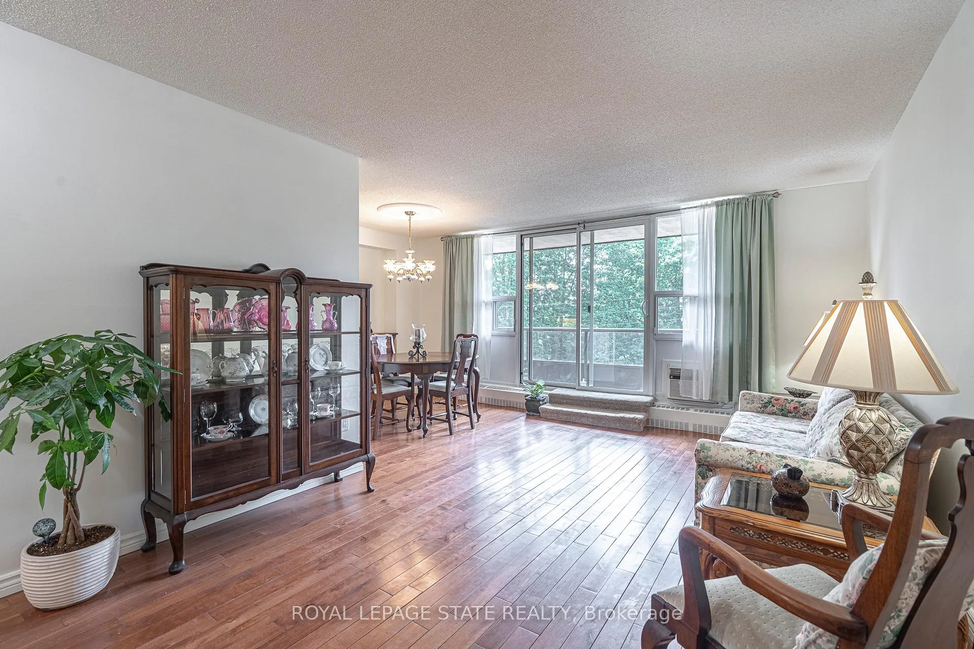 Photo 8 of Unit 707, 1964 Main Street W, Hamilton, Ainslie Wood — HOMEH