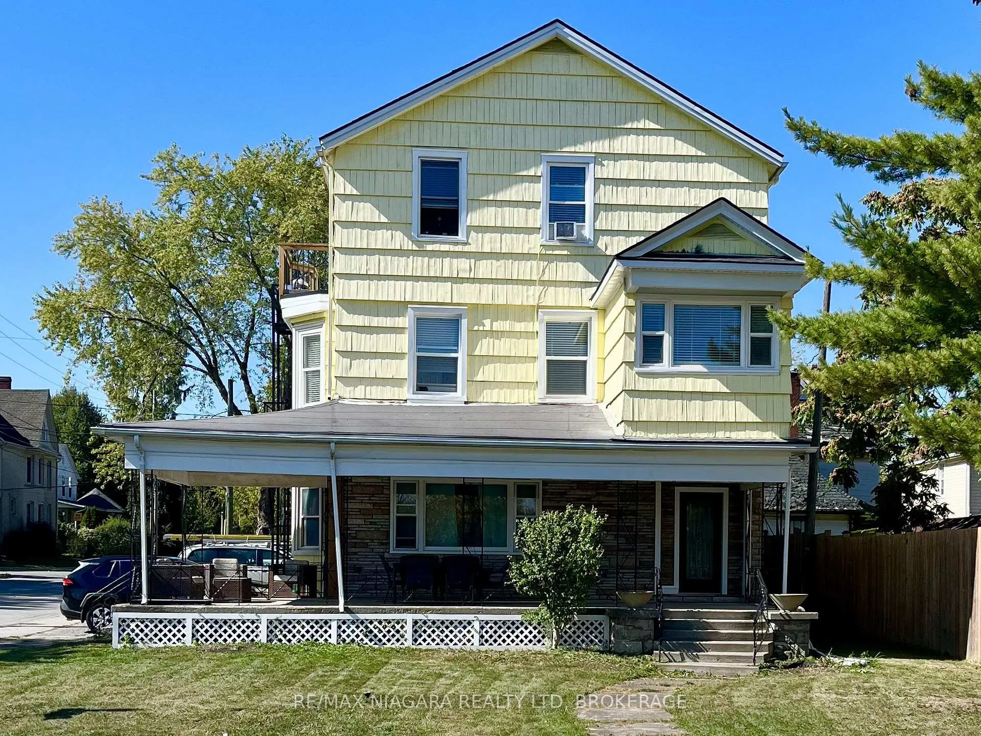Front of Unit Unit 4, 4711 River Road