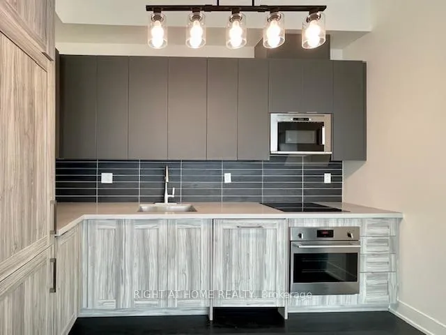 Photo 8 of Unit 610, 2916 Highway 7 Road E, Vaughan, Concord — HOMEH