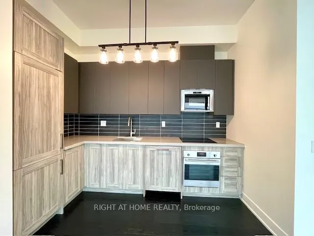 Photo 15 of Unit 610, 2916 Highway 7 Road E, Vaughan, Concord — HOMEH
