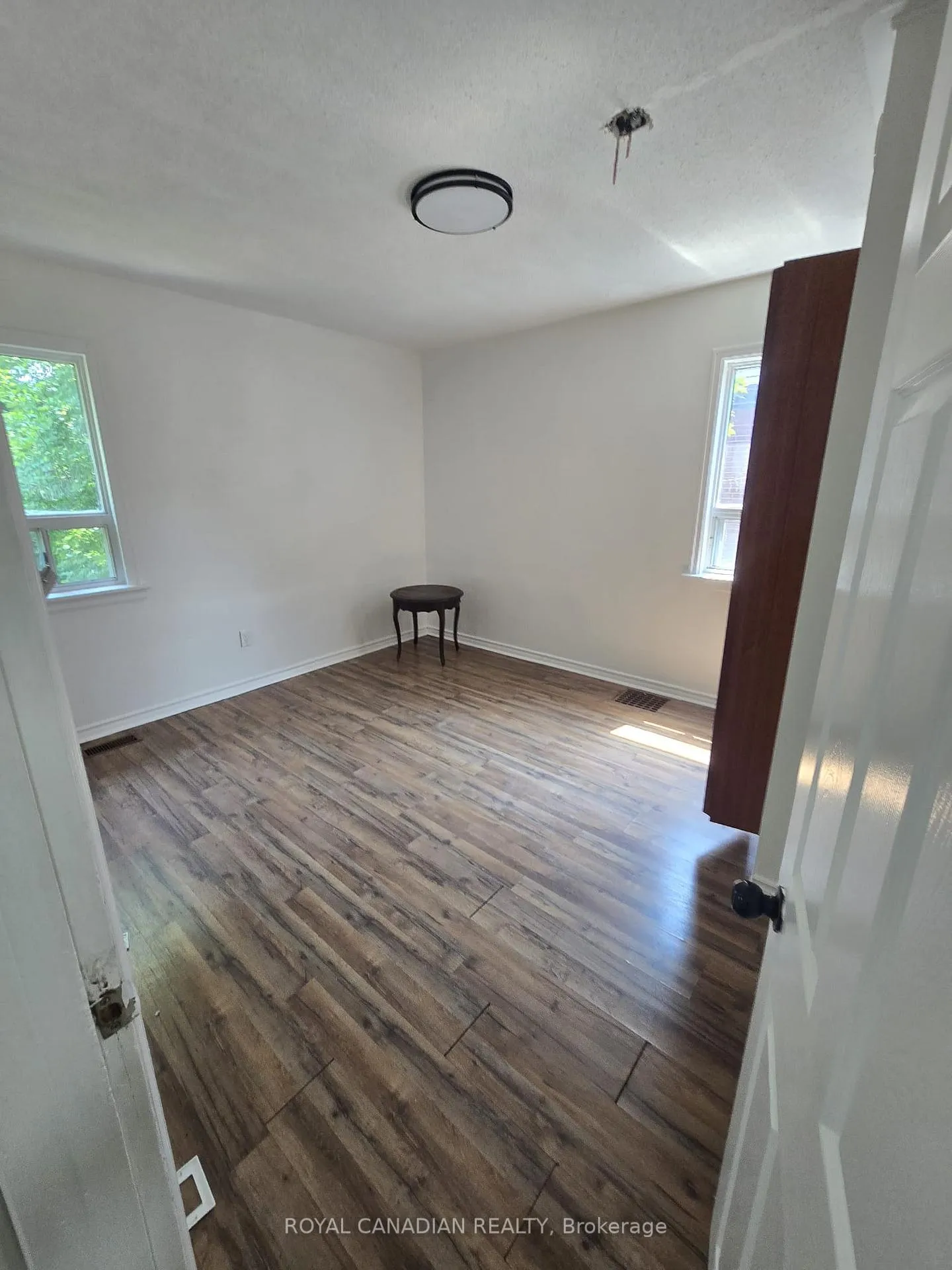 Photo 5 of 11 West 3rd Street, Hamilton, Bonnington — HOMEH
