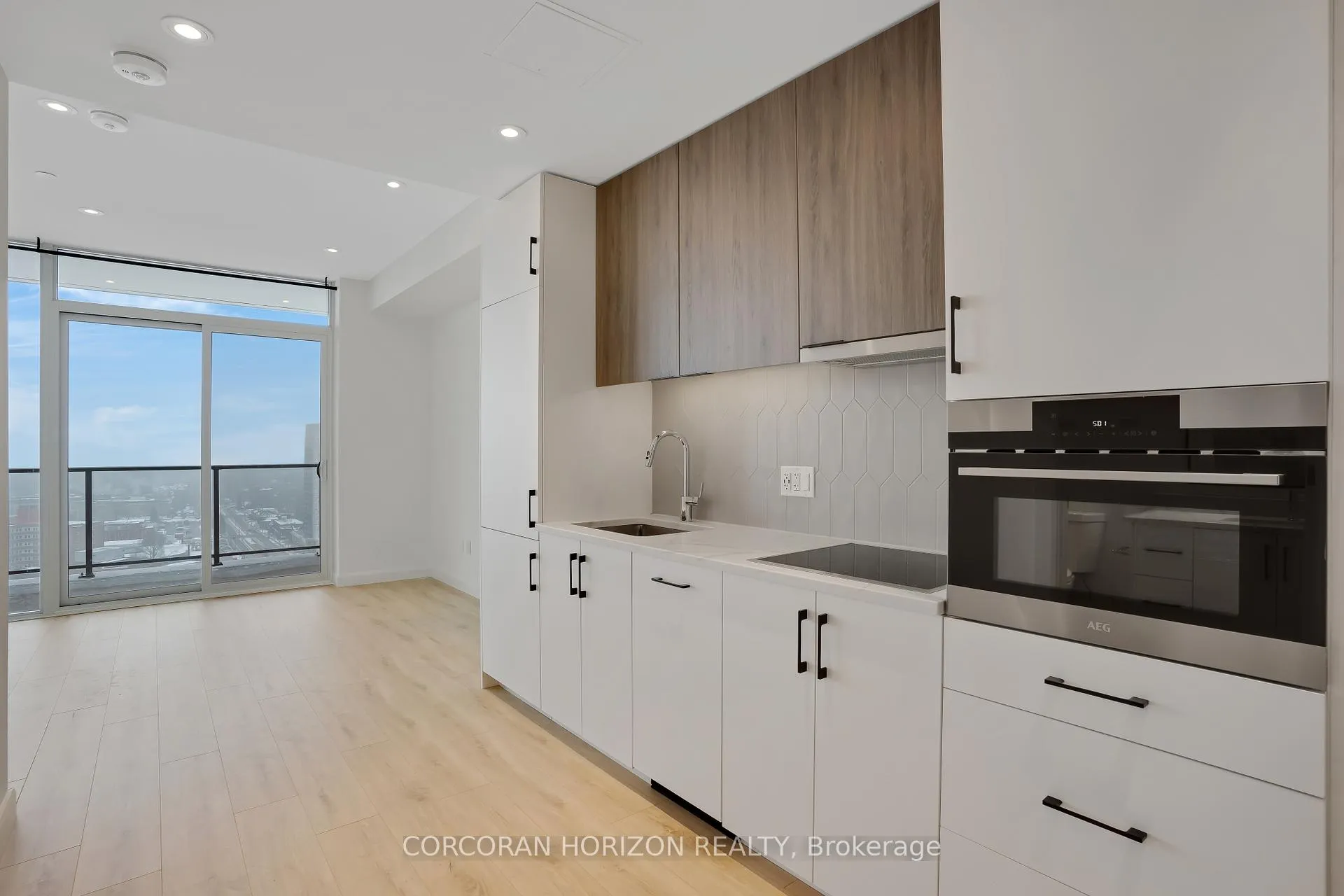 Photo 1 of Unit 1809, 741 King Street W, Kitchener — HOMEH