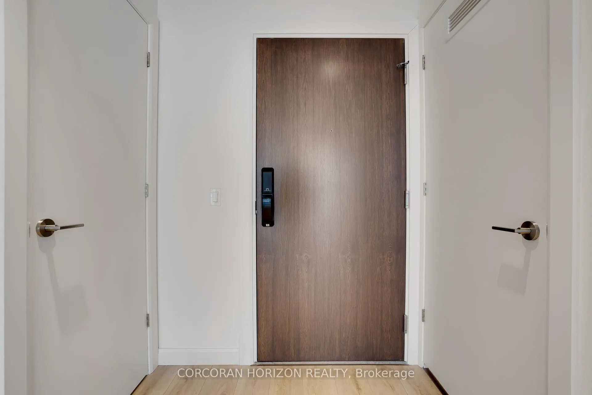 Photo 11 of Unit 1809, 741 King Street W, Kitchener — HOMEH