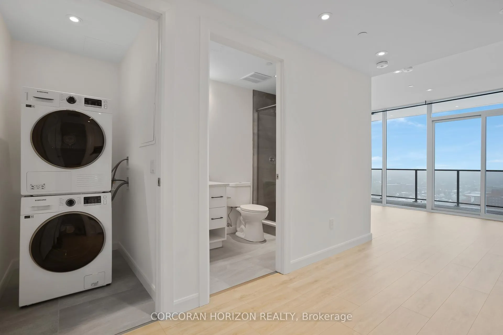 Photo 12 of Unit 1809, 741 King Street W, Kitchener — HOMEH