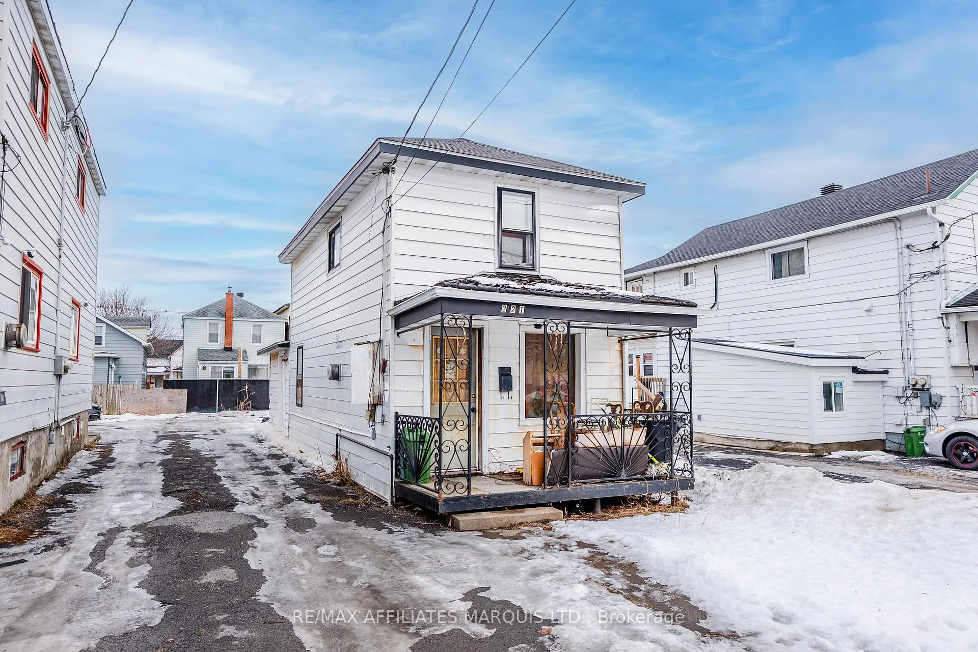 Photo 2 of 221 Carleton Street, Cornwall — HOMEH