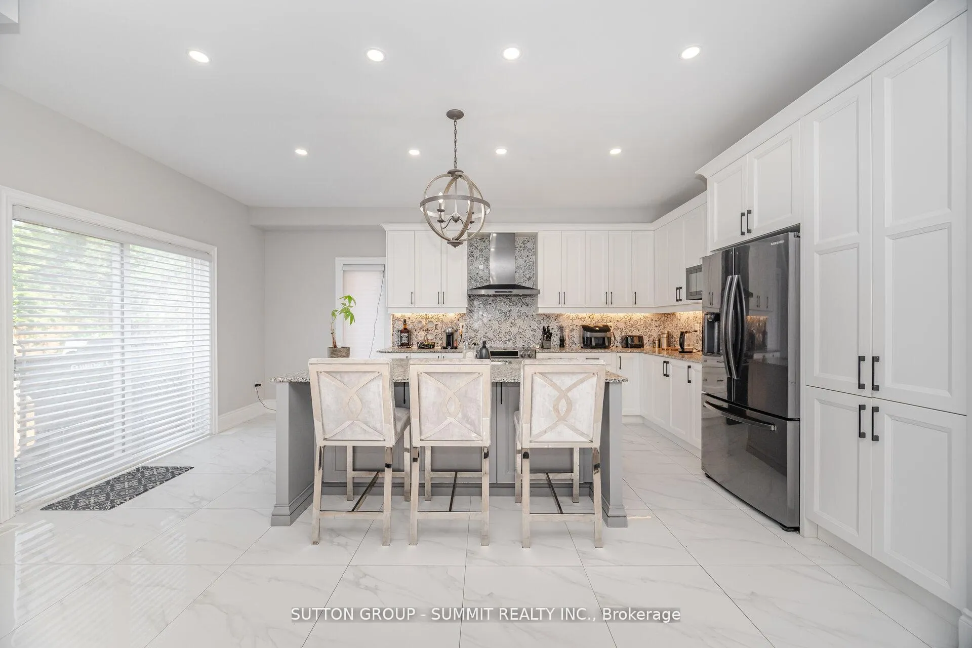 Photo 16 of 16 Westminster Circle, Barrie, Innis-Shore — HOMEH