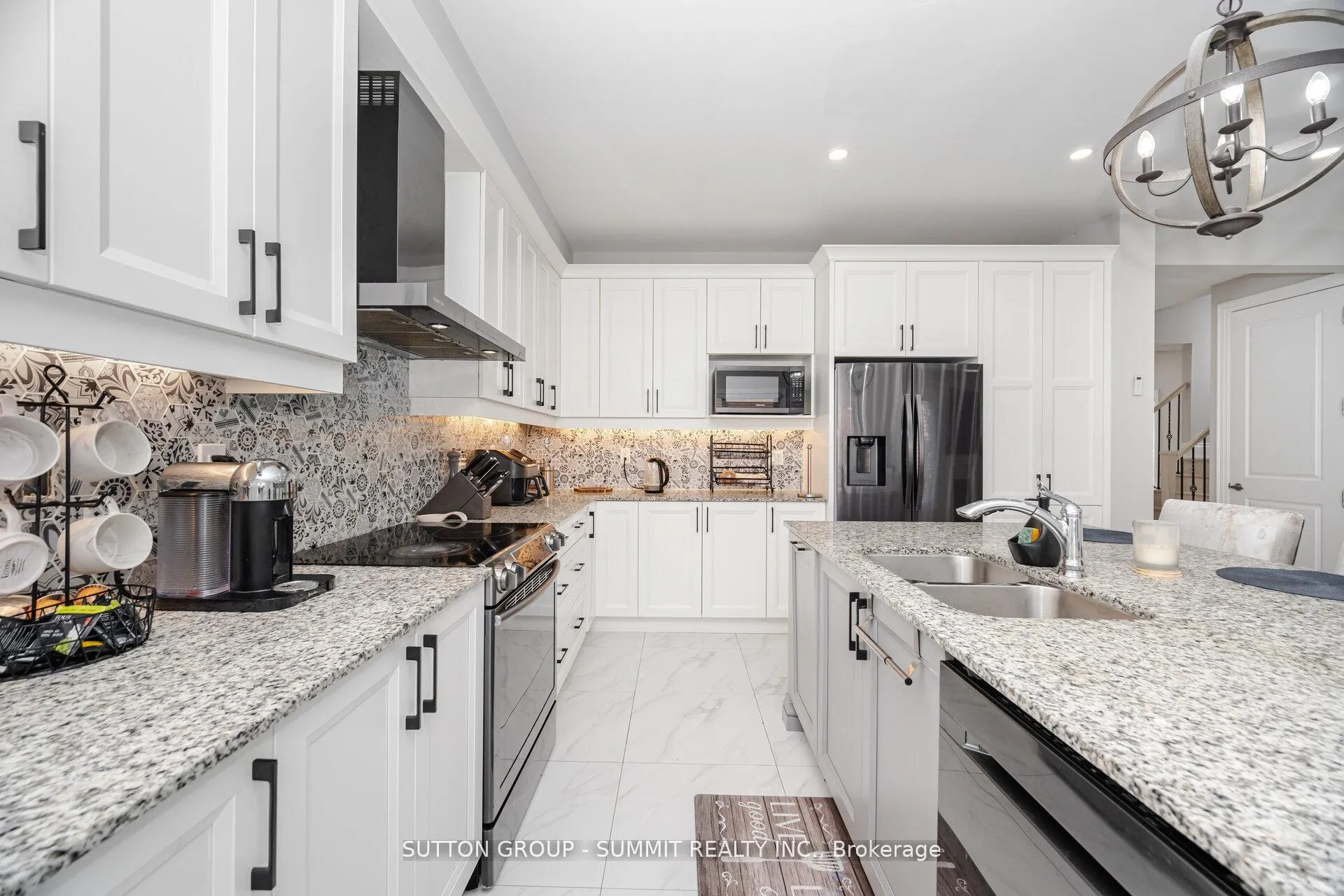 Photo 18 of 16 Westminster Circle, Barrie, Innis-Shore — HOMEH