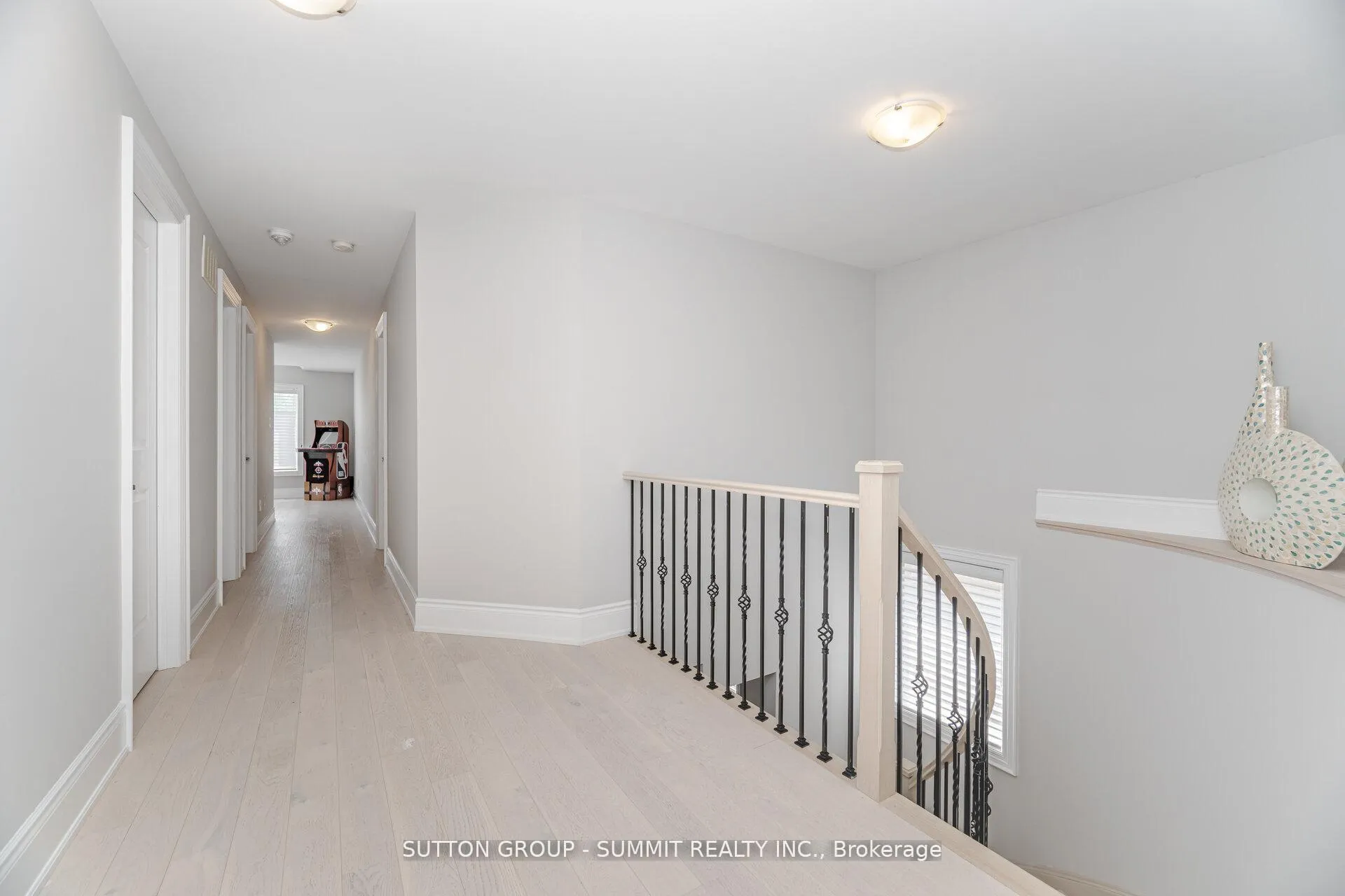 Photo 26 of 16 Westminster Circle, Barrie, Innis-Shore — HOMEH