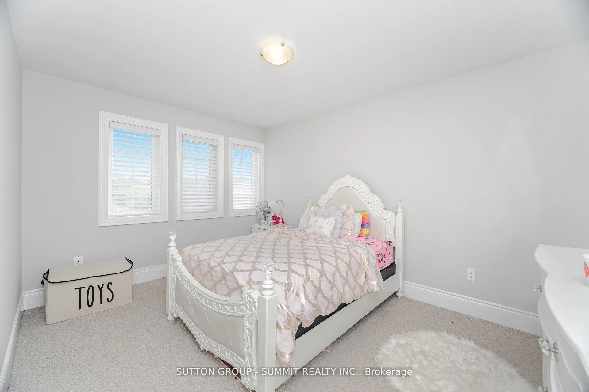Photo 32 of 16 Westminster Circle, Barrie, Innis-Shore — HOMEH
