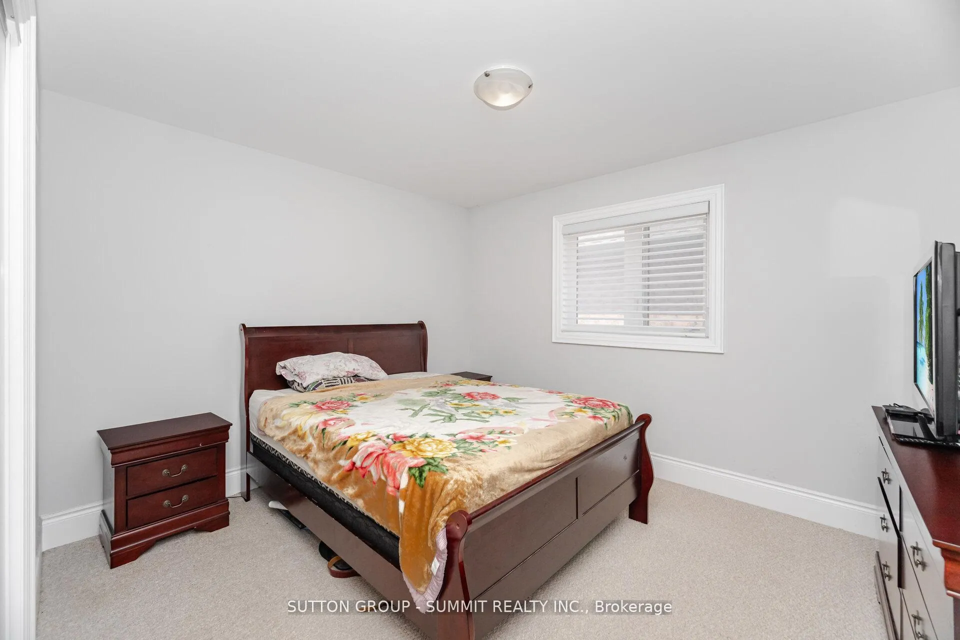Photo 35 of 16 Westminster Circle, Barrie, Innis-Shore — HOMEH