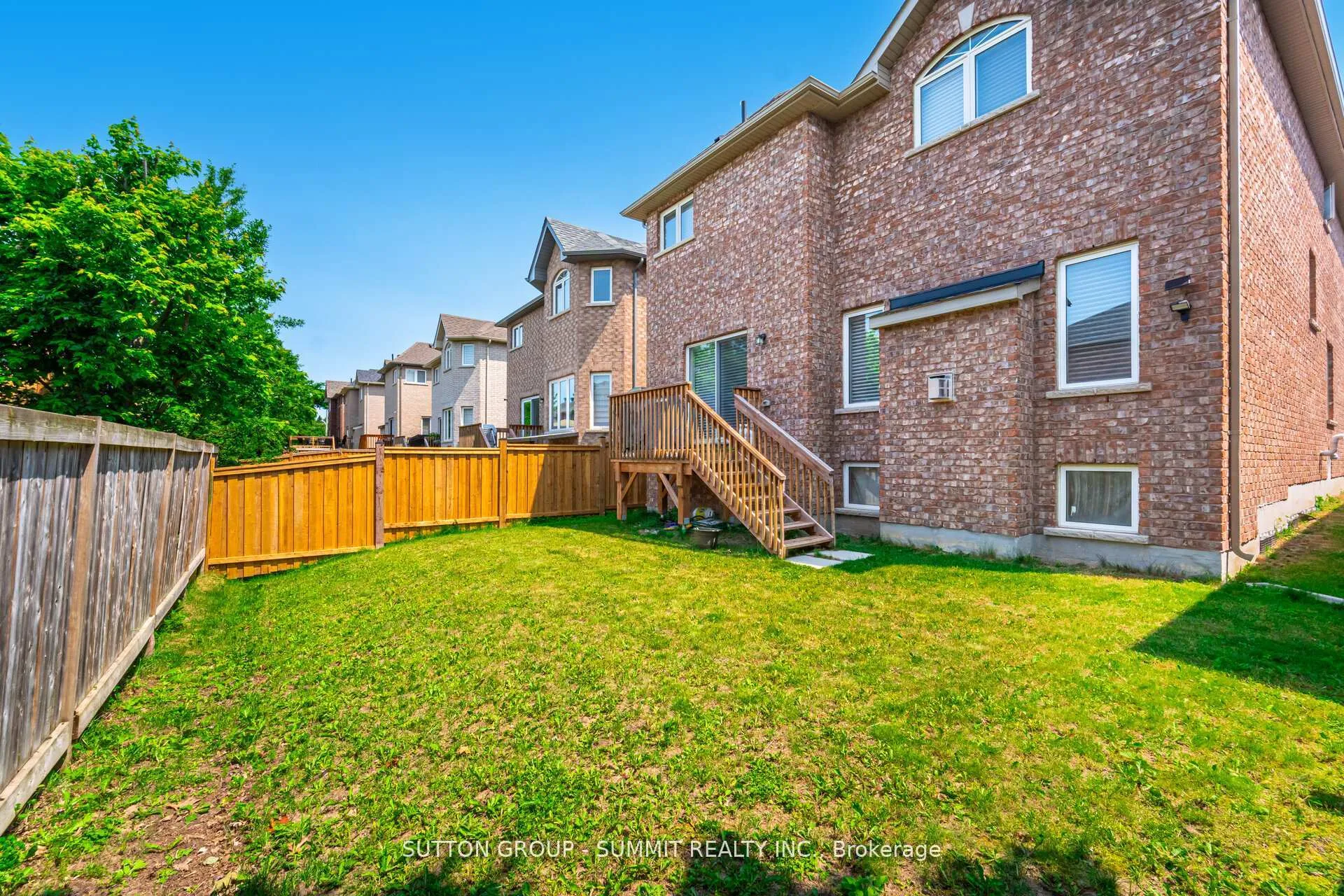 Photo 37 of 16 Westminster Circle, Barrie, Innis-Shore — HOMEH