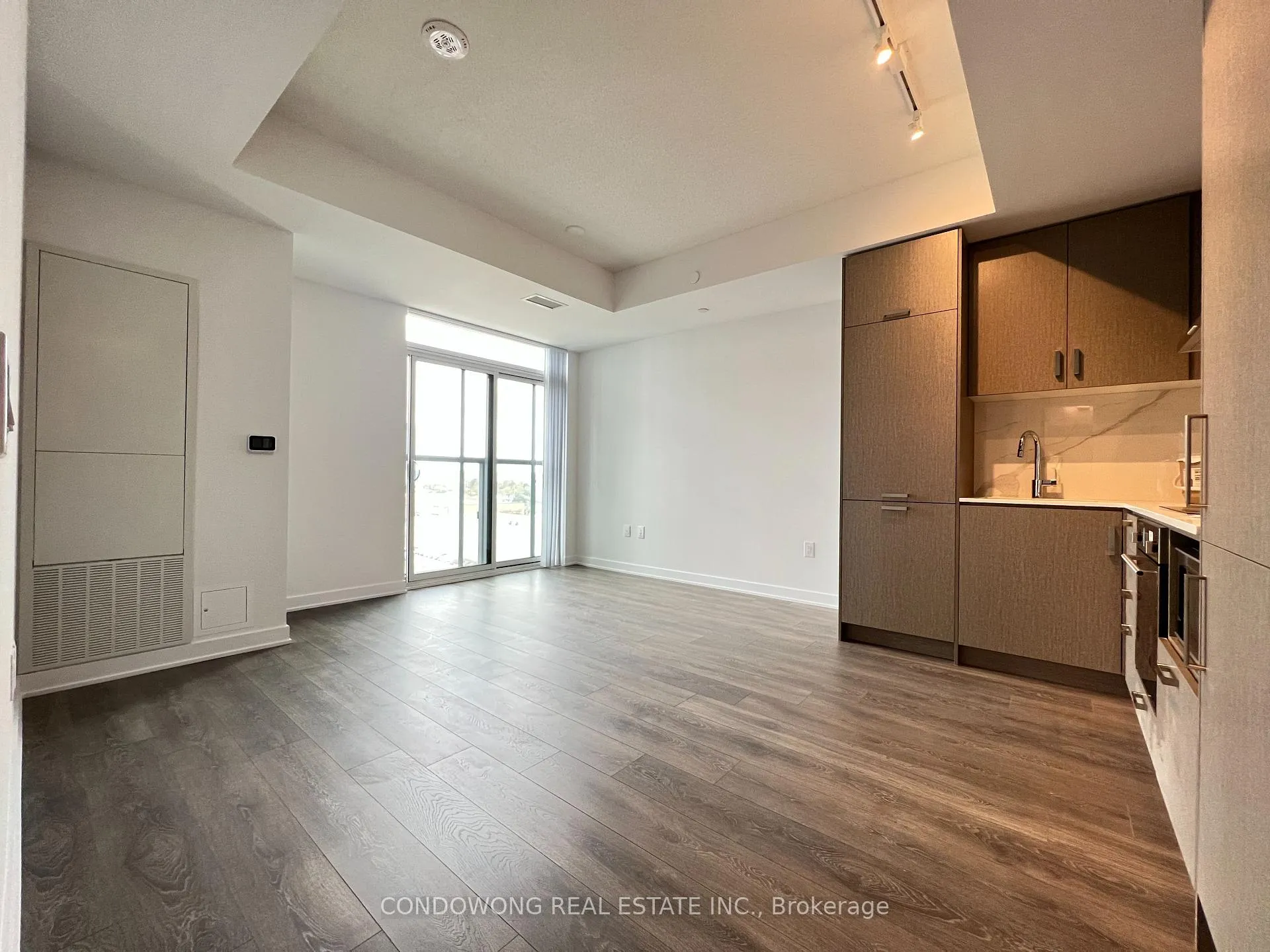 Photo 1 of Unit 908, 60 Honeycrisp Crescent, Vaughan, Vaughan Corporate Centre — HOMEH