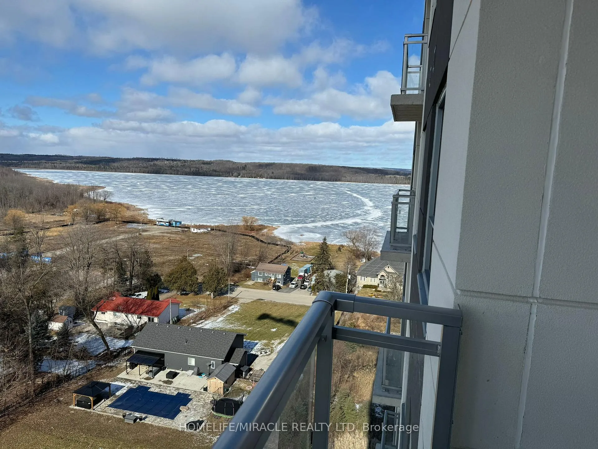 Photo 18 of Unit 903, 56 Lakeside Terrace, Barrie, Little Lake — HOMEH