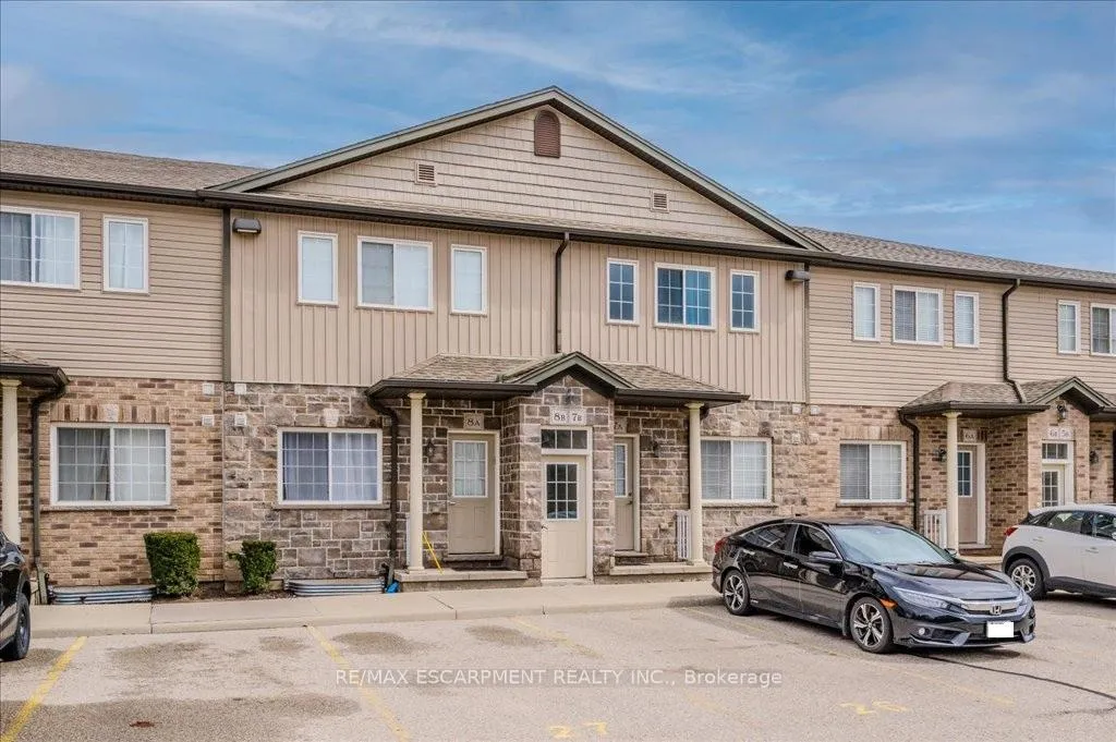 Photo 4 of Unit 8B, 1180 Countrystone Drive, Kitchener, Highland West — HOMEH