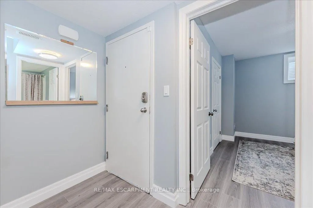 Photo 6 of Unit 8B, 1180 Countrystone Drive, Kitchener, Highland West — HOMEH