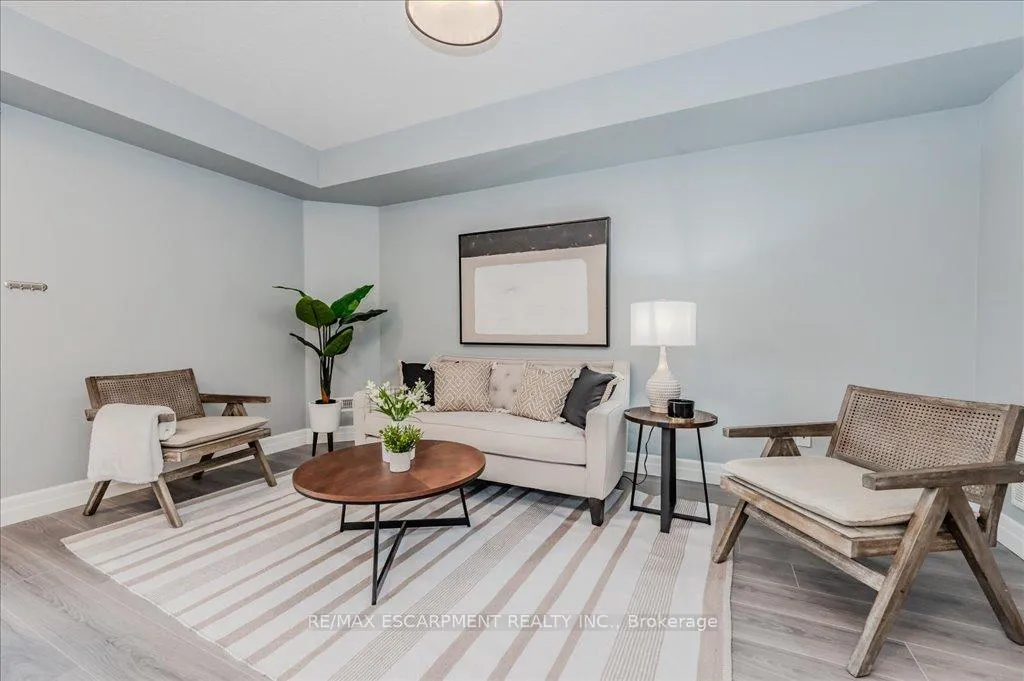 Photo 8 of Unit 8B, 1180 Countrystone Drive, Kitchener, Highland West — HOMEH