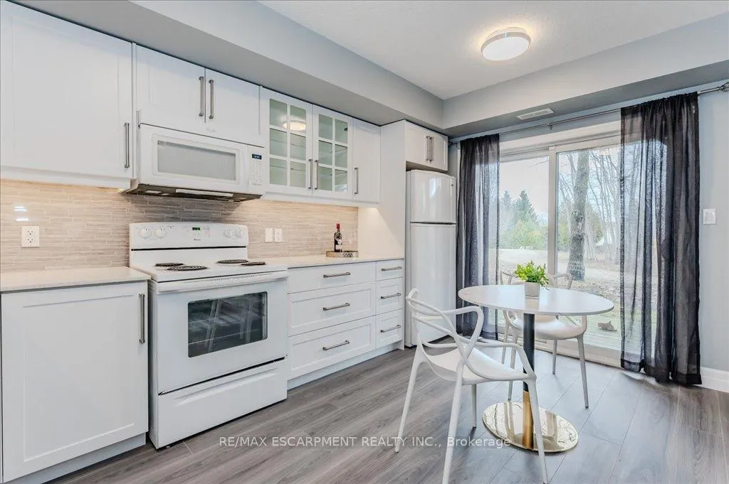 Photo 12 of Unit 8B, 1180 Countrystone Drive, Kitchener, Highland West — HOMEH