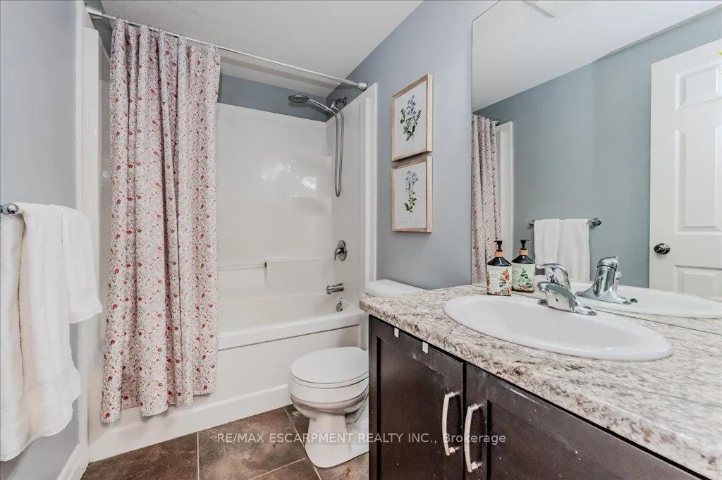 Photo 17 of Unit 8B, 1180 Countrystone Drive, Kitchener, Highland West — HOMEH
