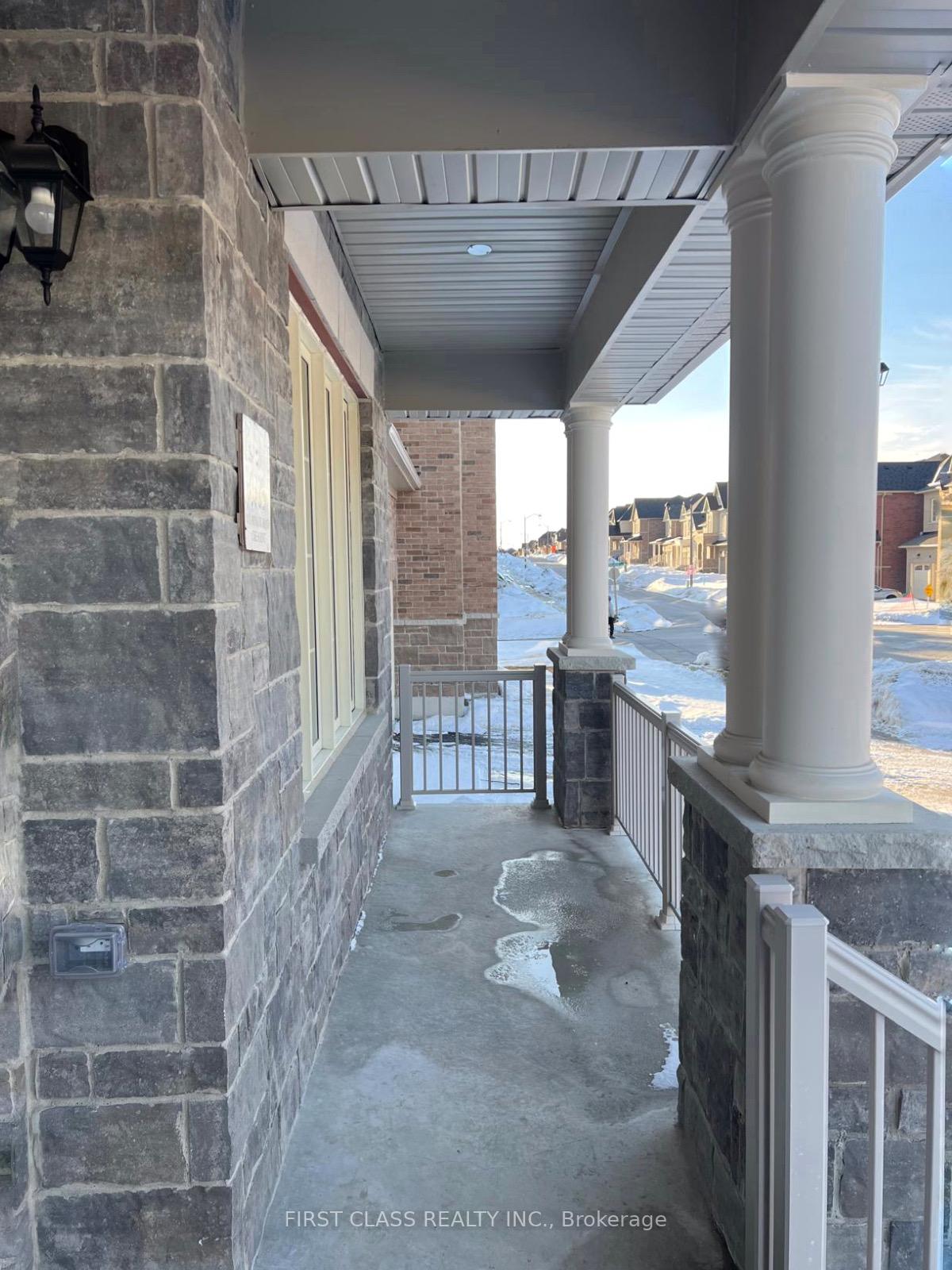 Photo 2 of 3 Lorrain Hand Crescent, Georgina, Keswick South — HOMEH