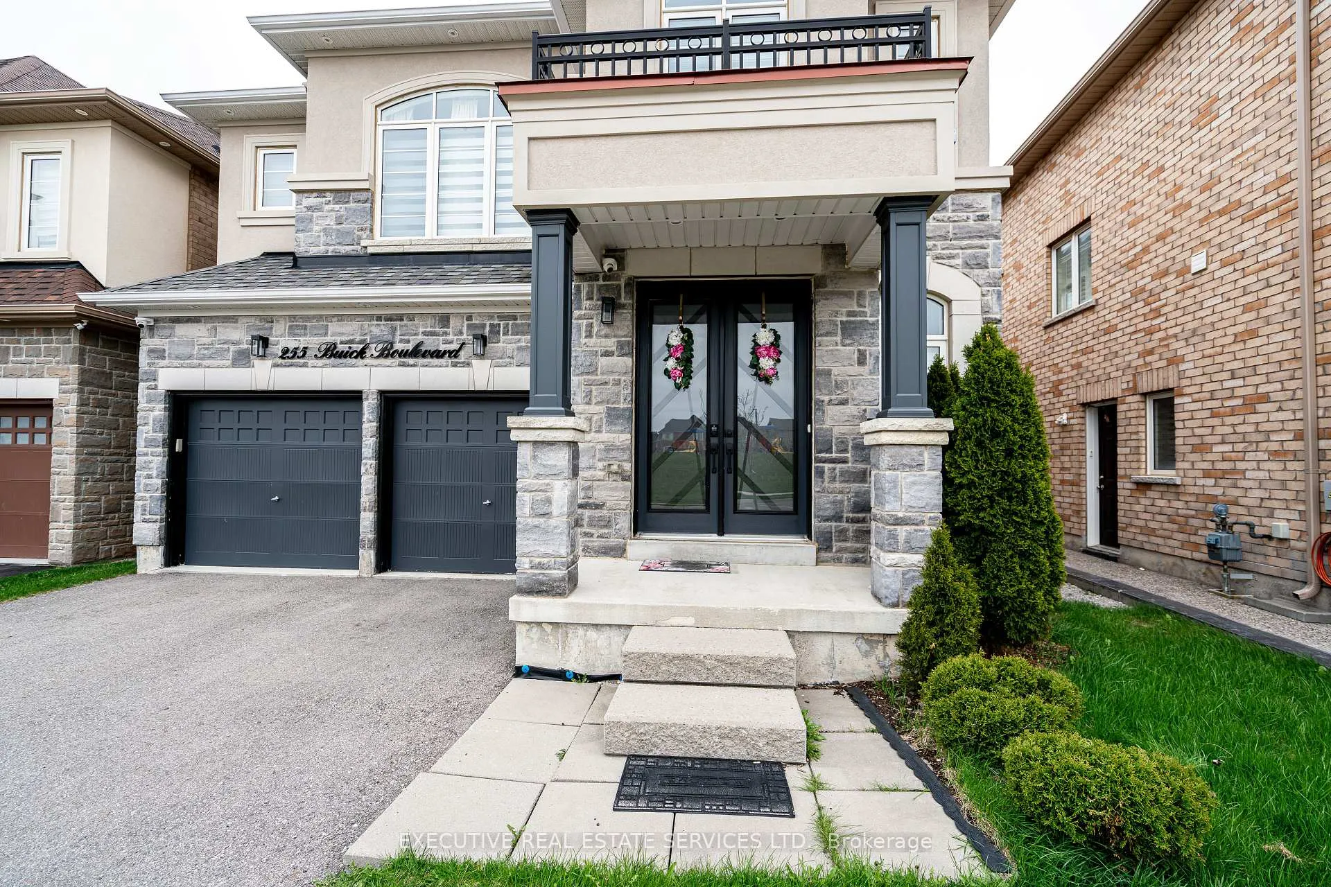 Photo 3 of 255 Buick Boulevard, Brampton, Northwest Brampton — HOMEH