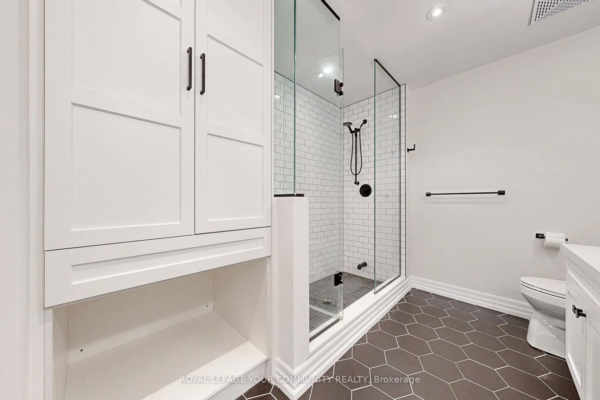 Photo 27 of Unit 403, 180 John West Way, Aurora, Bayview Wellington — HOMEH