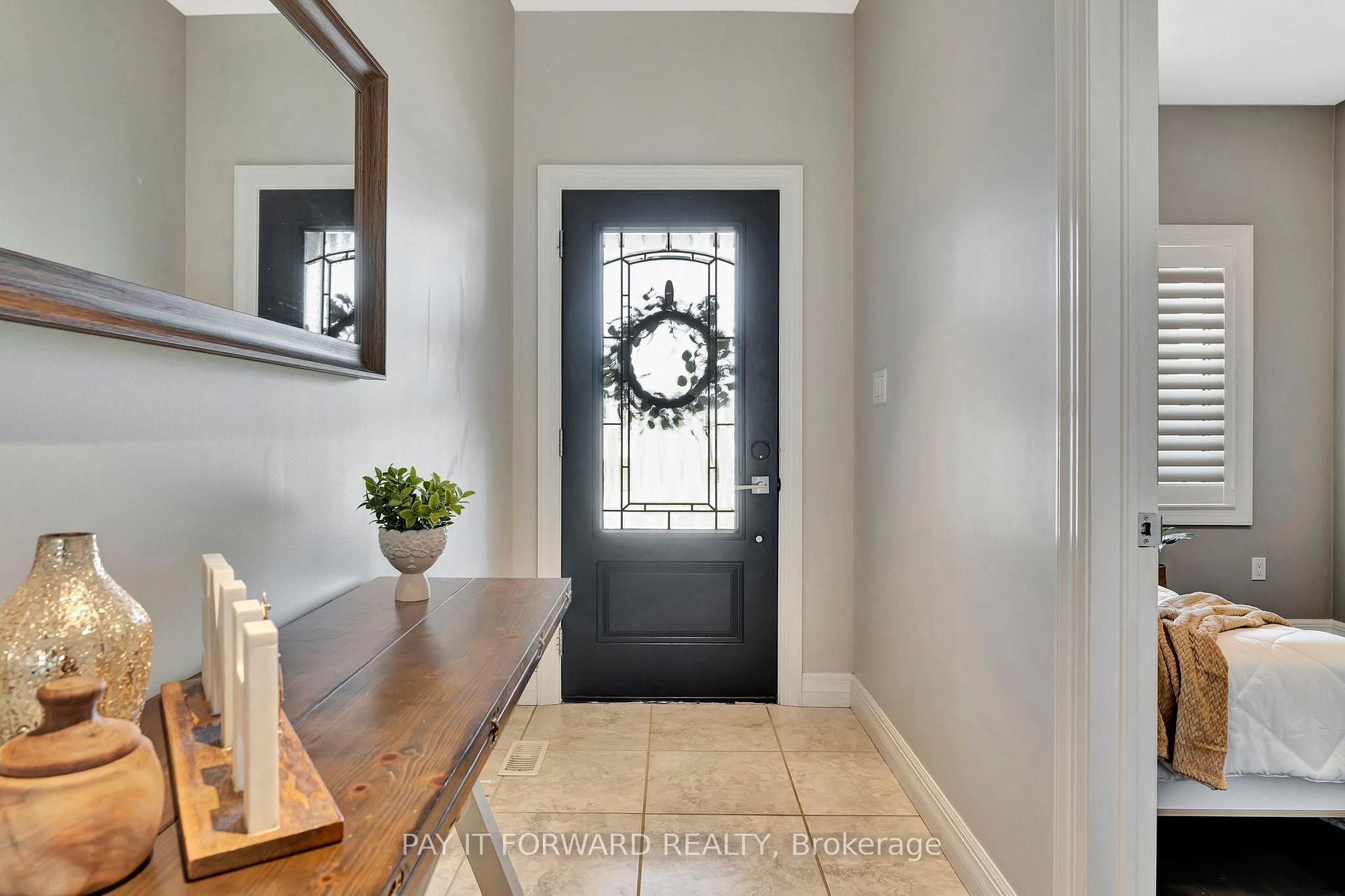Photo 4 of Unit B, 17 Cedar Street, Brant, Paris — HOMEH
