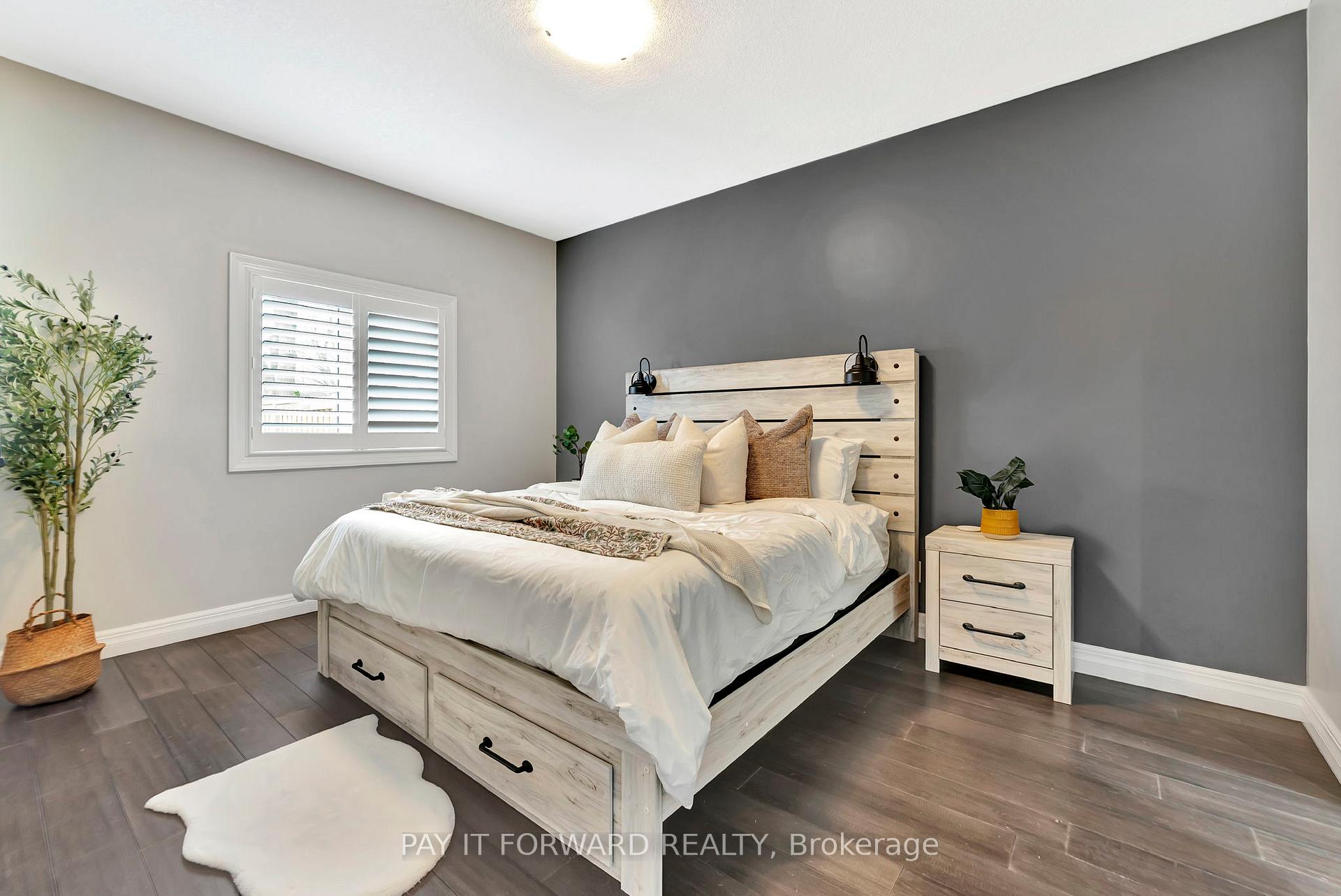 Photo 11 of Unit B, 17 Cedar Street, Brant, Paris — HOMEH