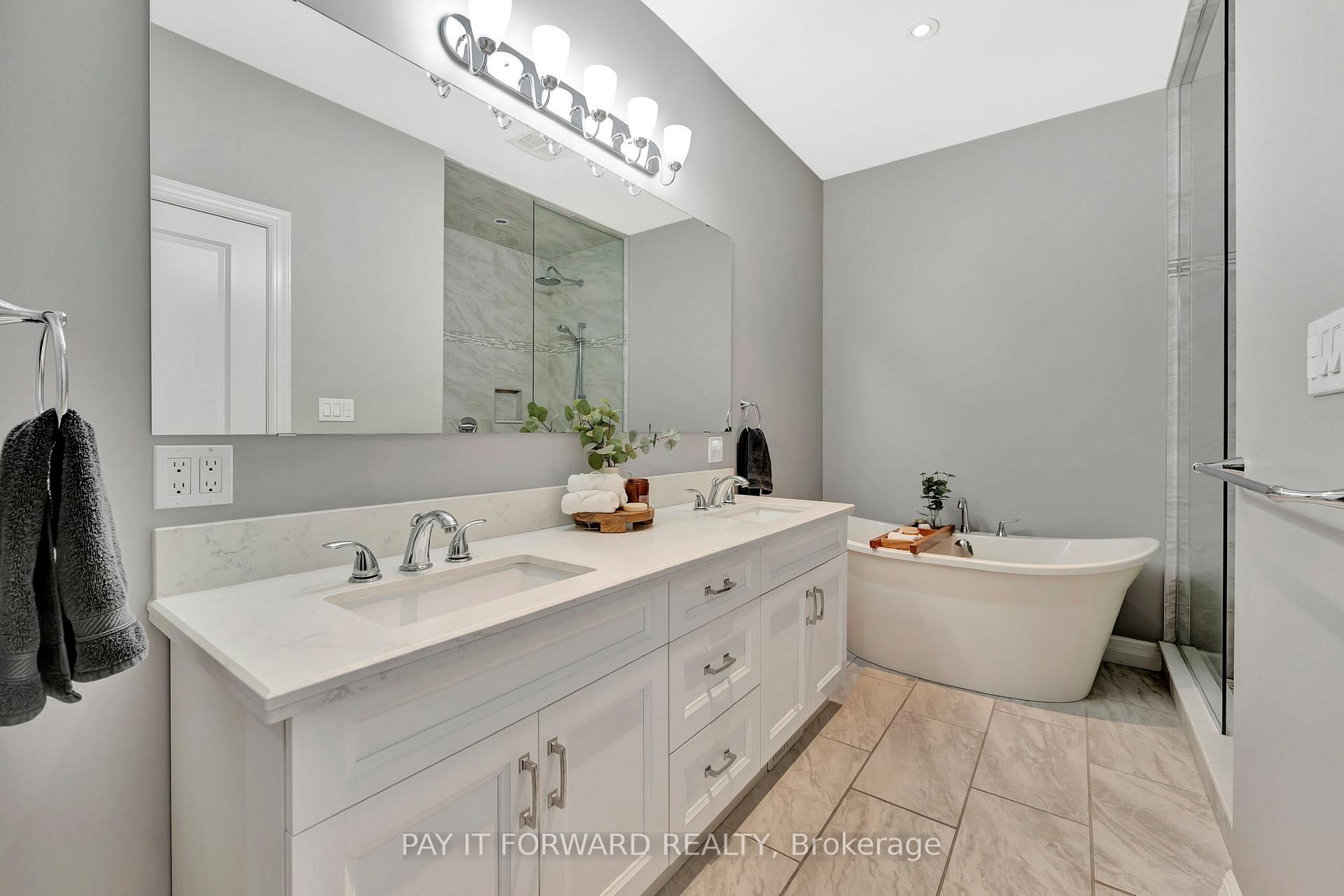 Photo 12 of Unit B, 17 Cedar Street, Brant, Paris — HOMEH
