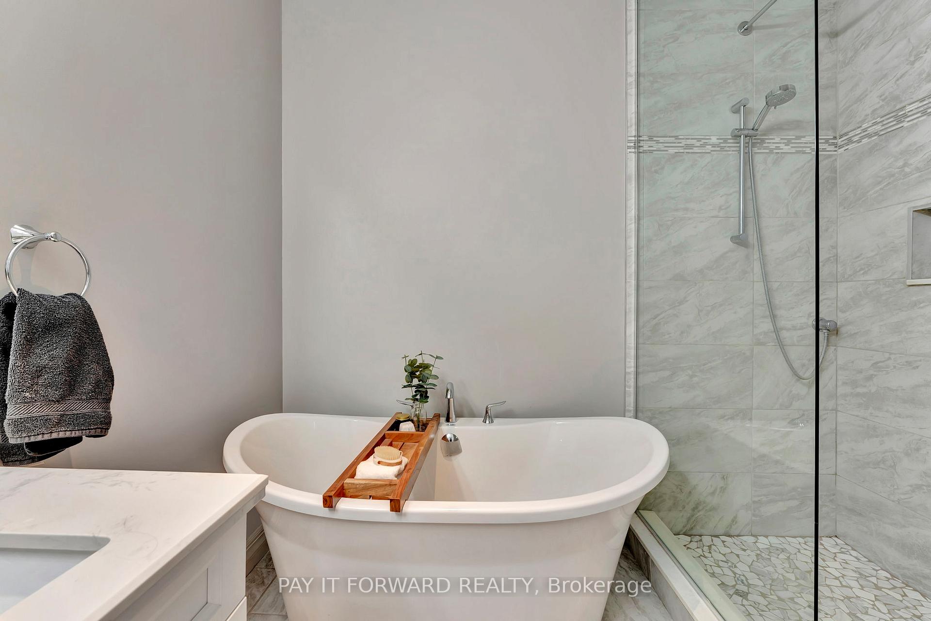 Photo 13 of Unit B, 17 Cedar Street, Brant, Paris — HOMEH