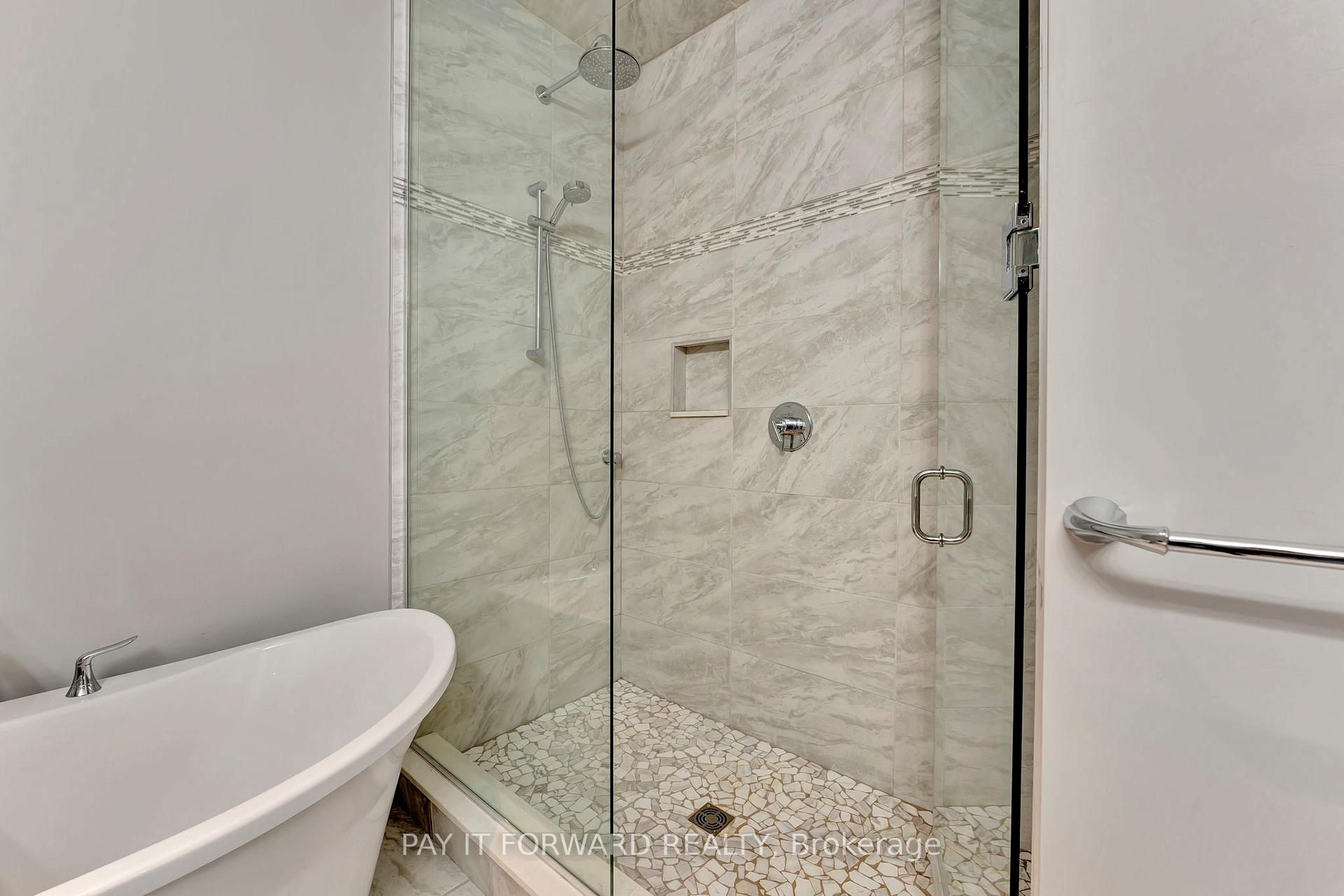Photo 14 of Unit B, 17 Cedar Street, Brant, Paris — HOMEH