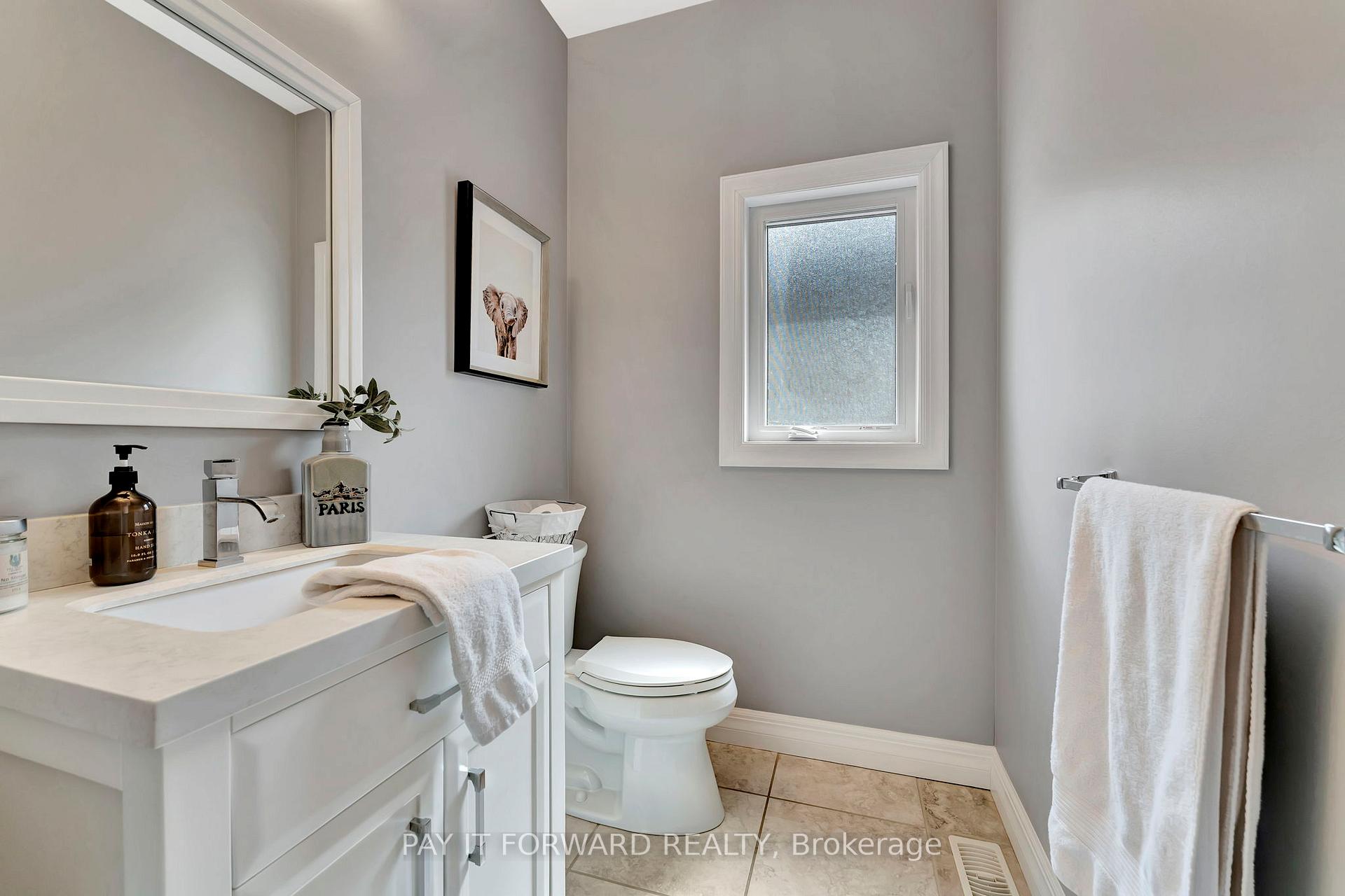 Photo 16 of Unit B, 17 Cedar Street, Brant, Paris — HOMEH