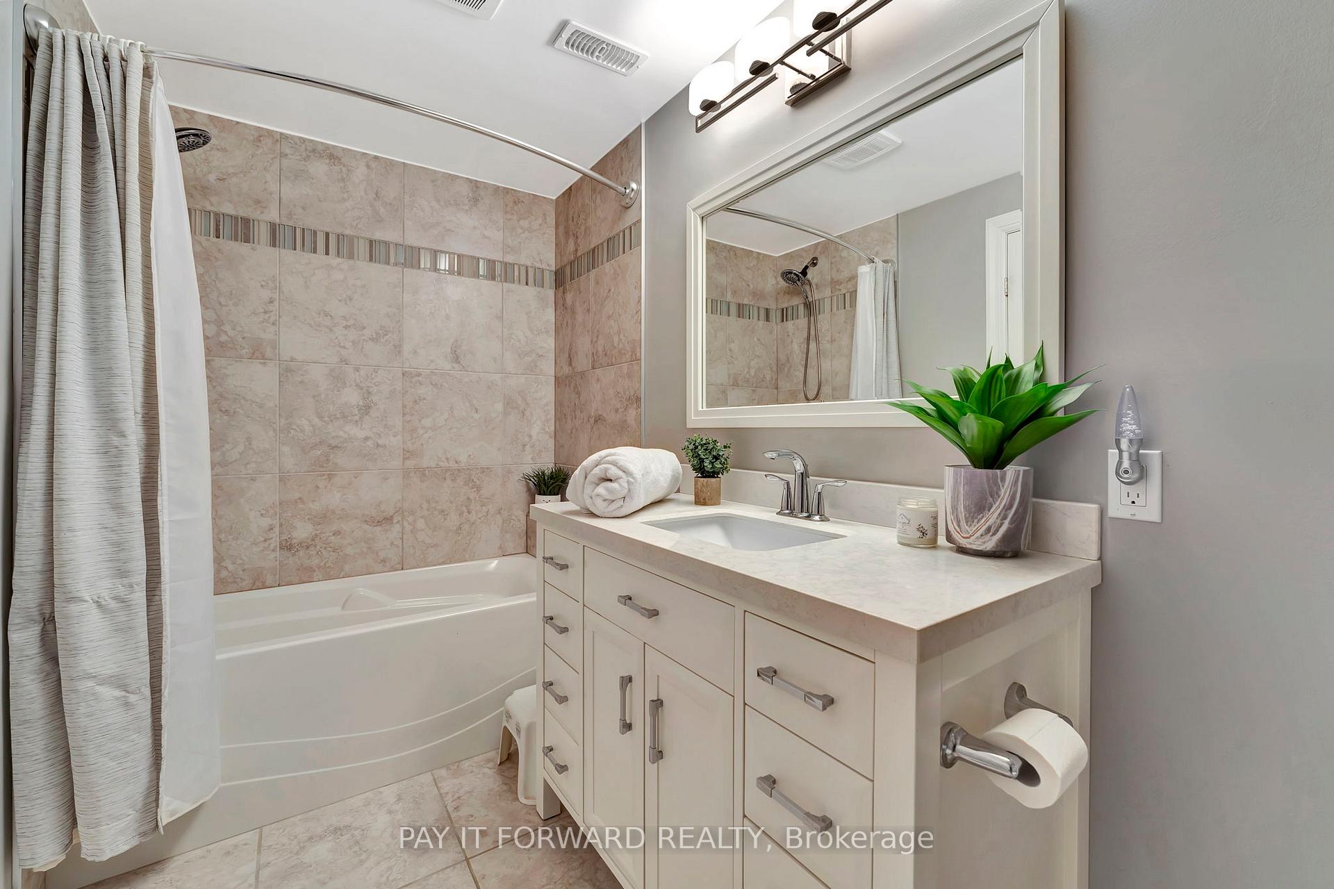 Photo 22 of Unit B, 17 Cedar Street, Brant, Paris — HOMEH