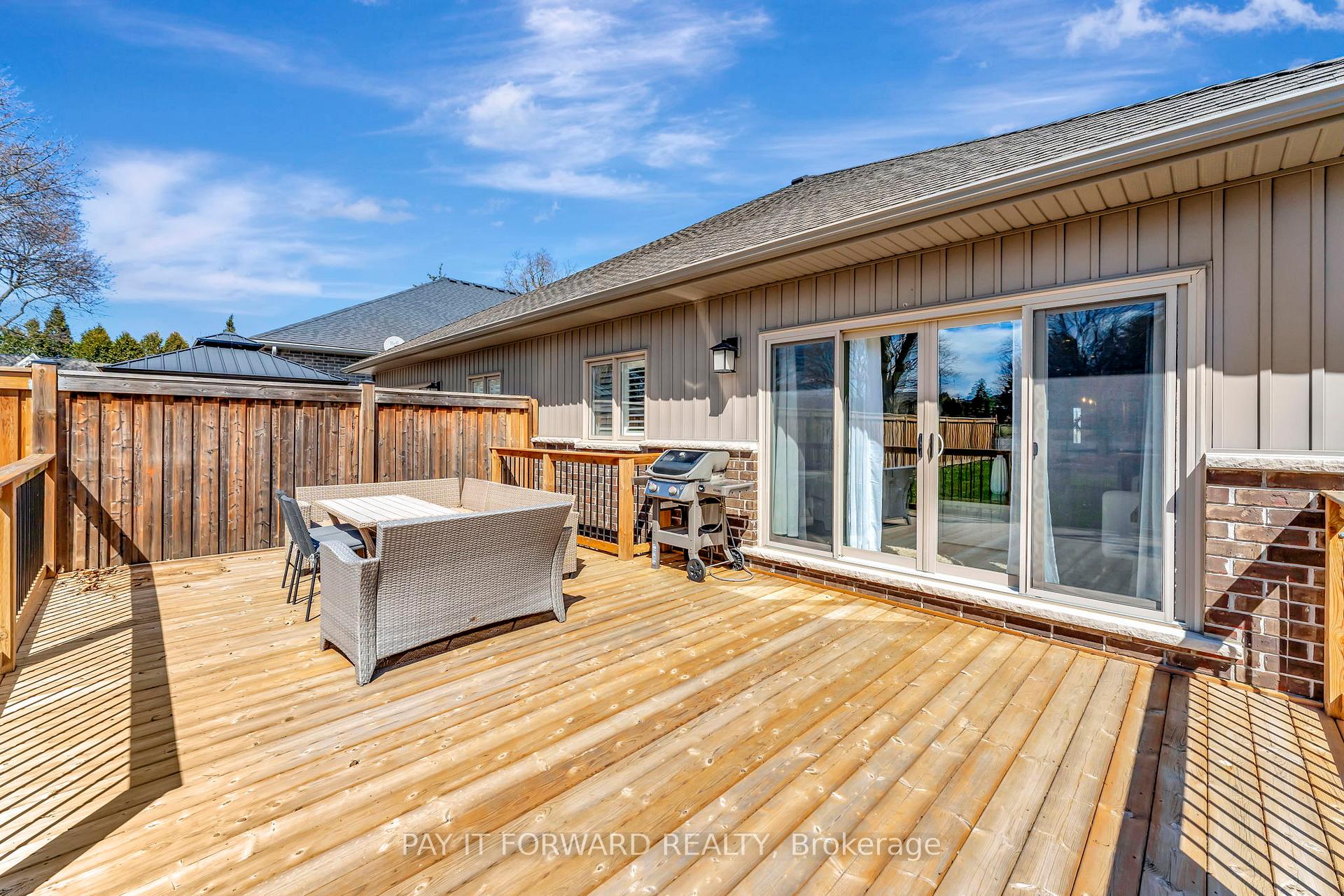 Photo 23 of Unit B, 17 Cedar Street, Brant, Paris — HOMEH