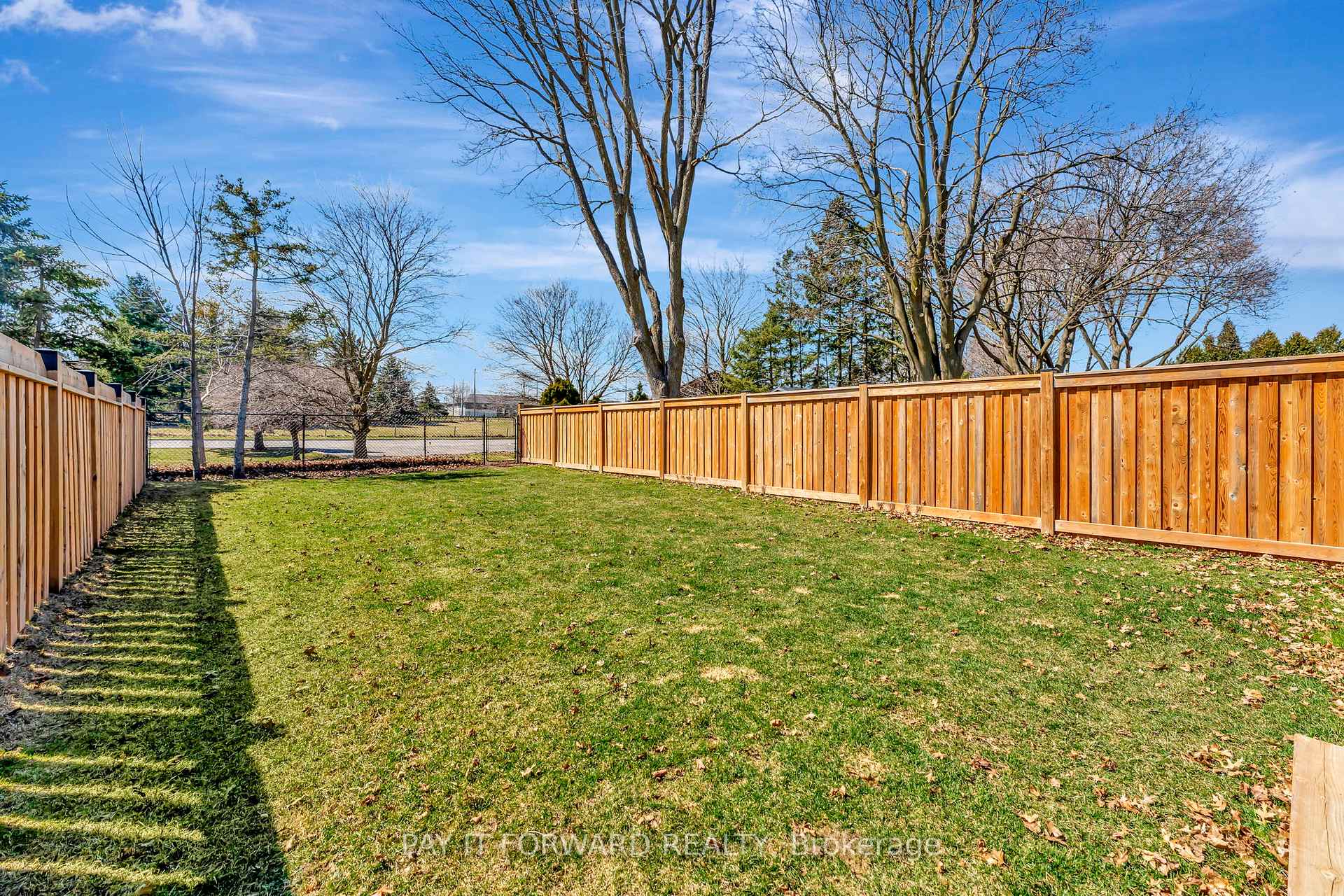 Photo 25 of Unit B, 17 Cedar Street, Brant, Paris — HOMEH