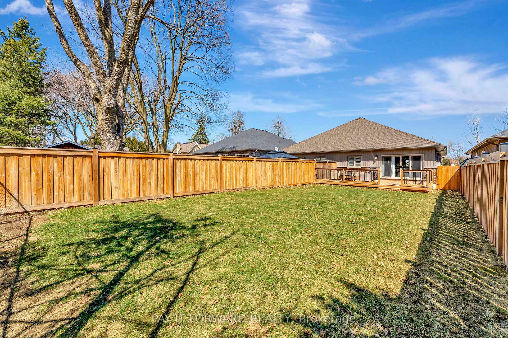 Photo 26 of Unit B, 17 Cedar Street, Brant, Paris — HOMEH