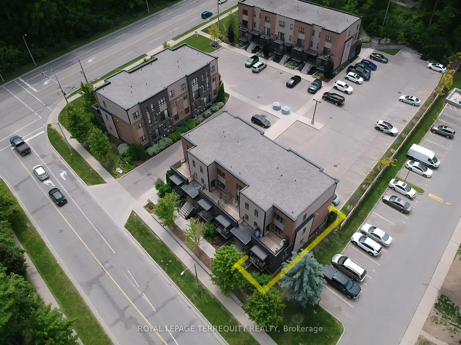 Photo 3 of Unit A-11, 190 Century Hill Drive, Kitchener, Country Hills — HOMEH