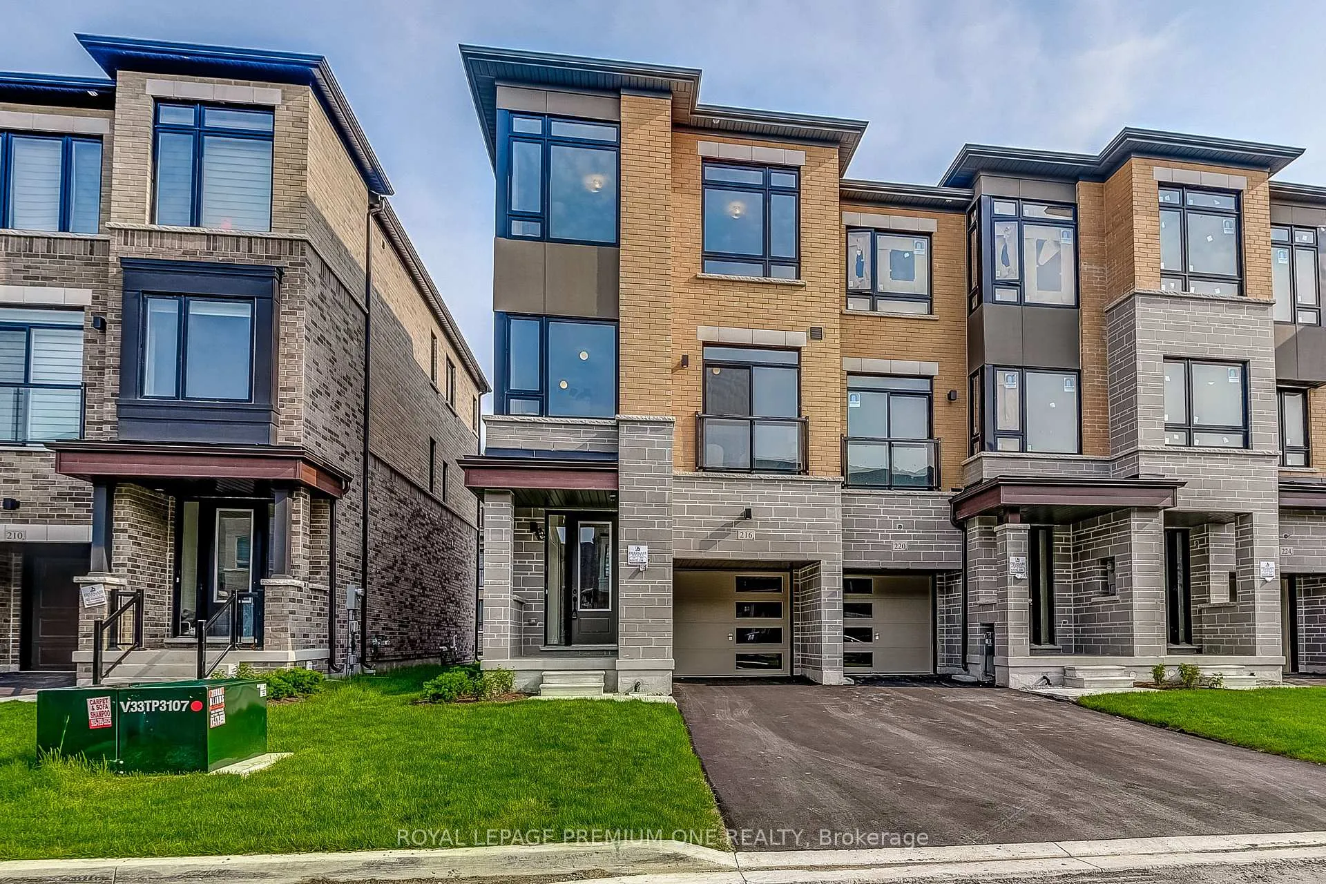 Photo 1 of 216 Tennant Circle, Vaughan, Vellore Village — HOMEH