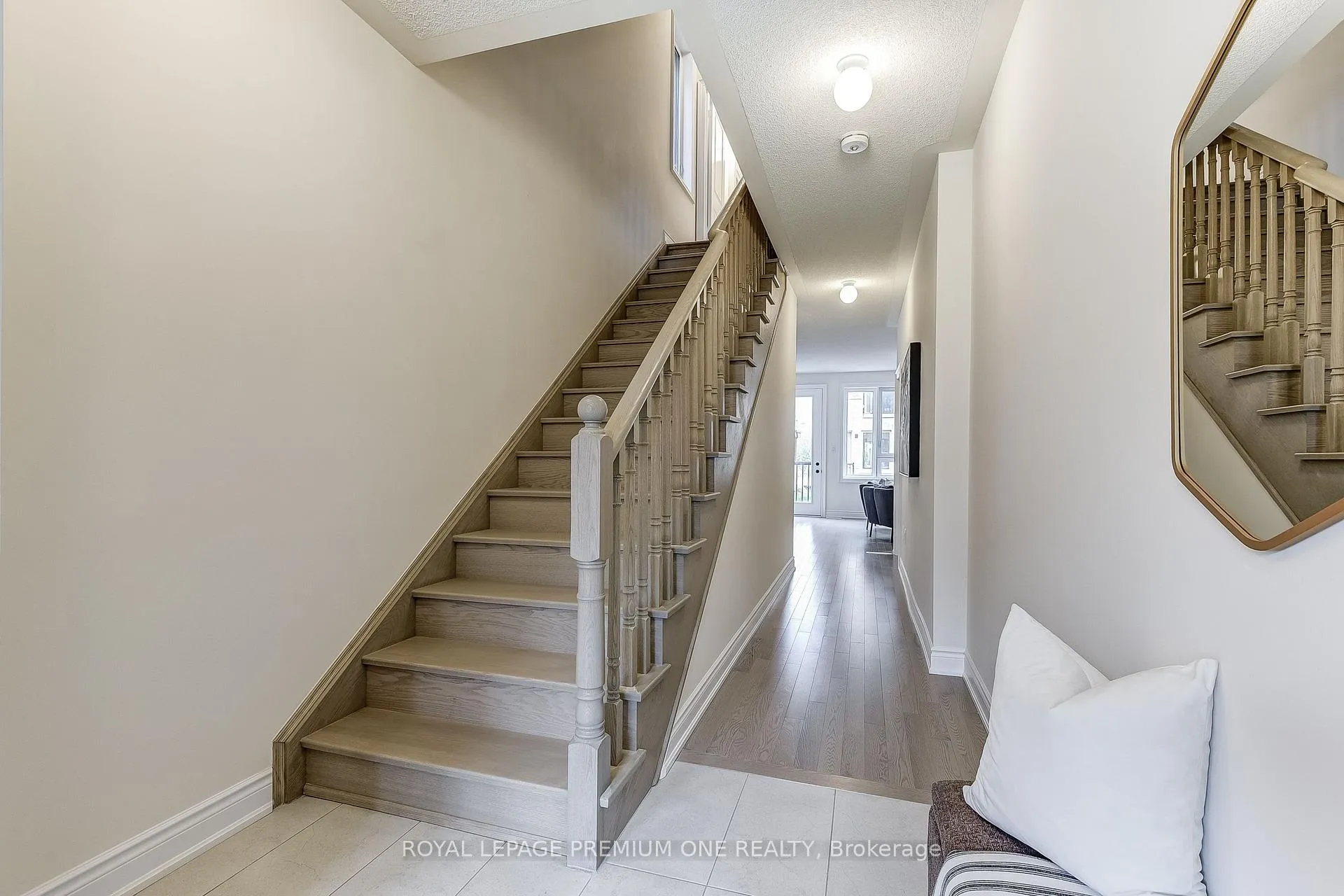 Photo 8 of 216 Tennant Circle, Vaughan, Vellore Village — HOMEH