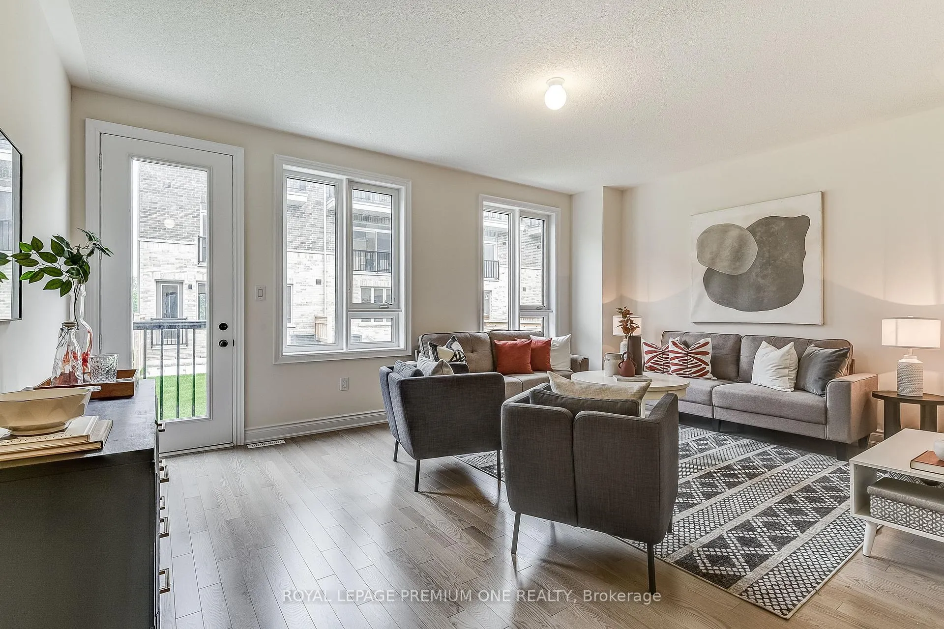 Photo 9 of 216 Tennant Circle, Vaughan, Vellore Village — HOMEH