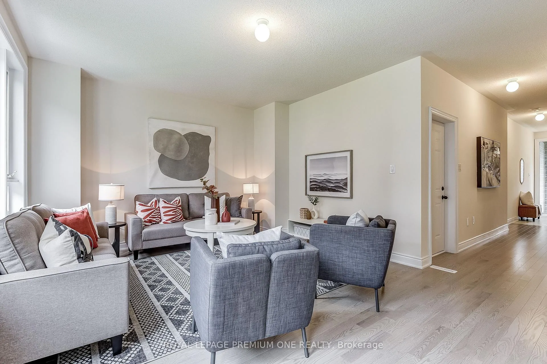 Photo 10 of 216 Tennant Circle, Vaughan, Vellore Village — HOMEH