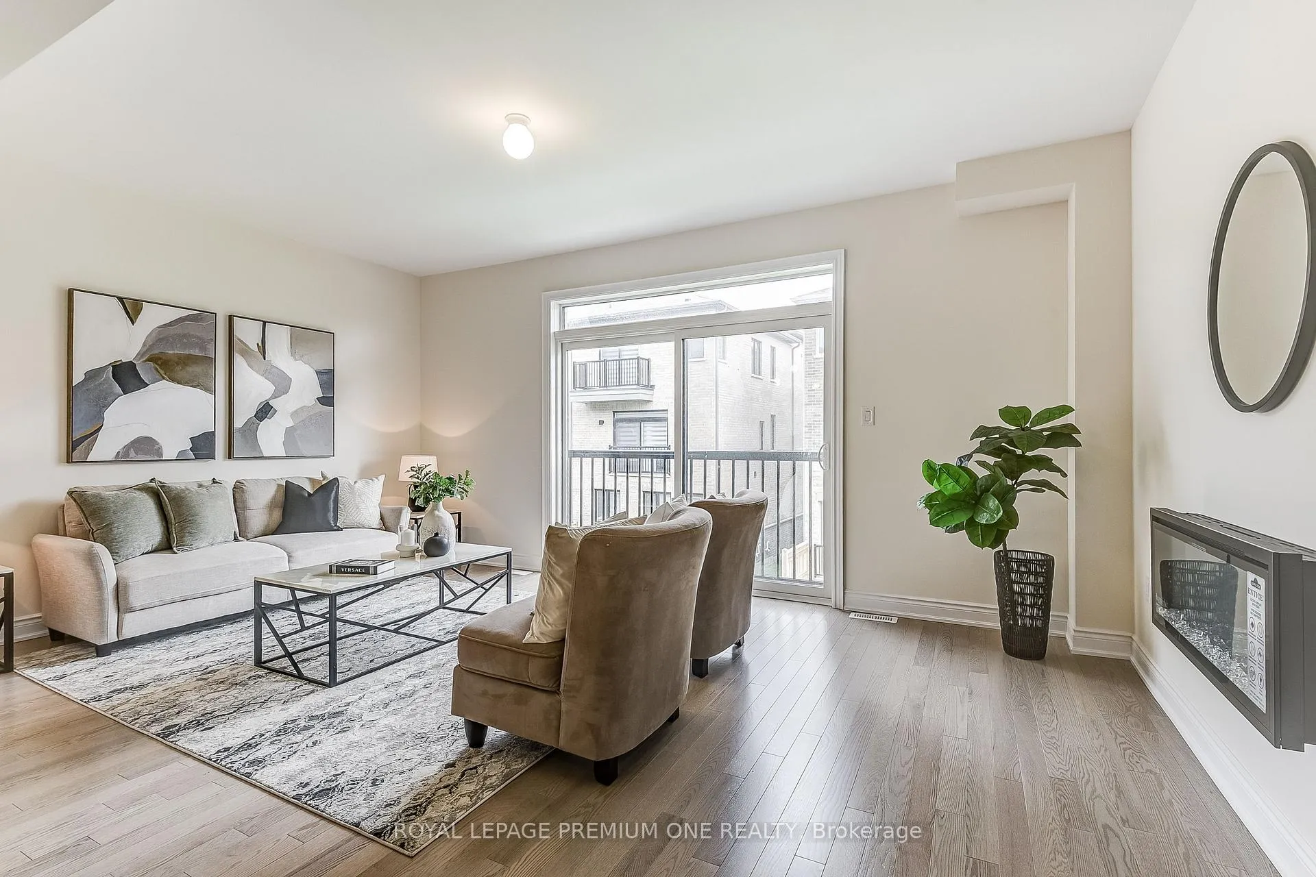 Photo 15 of 216 Tennant Circle, Vaughan, Vellore Village — HOMEH