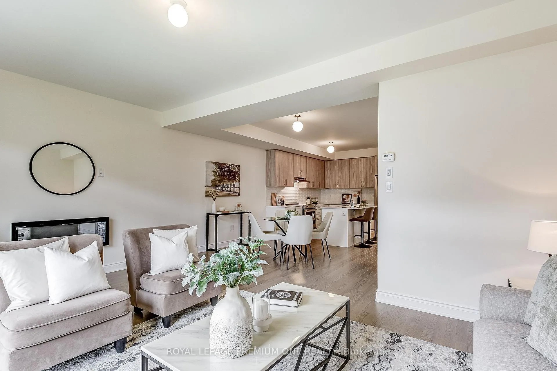 Photo 17 of 216 Tennant Circle, Vaughan, Vellore Village — HOMEH