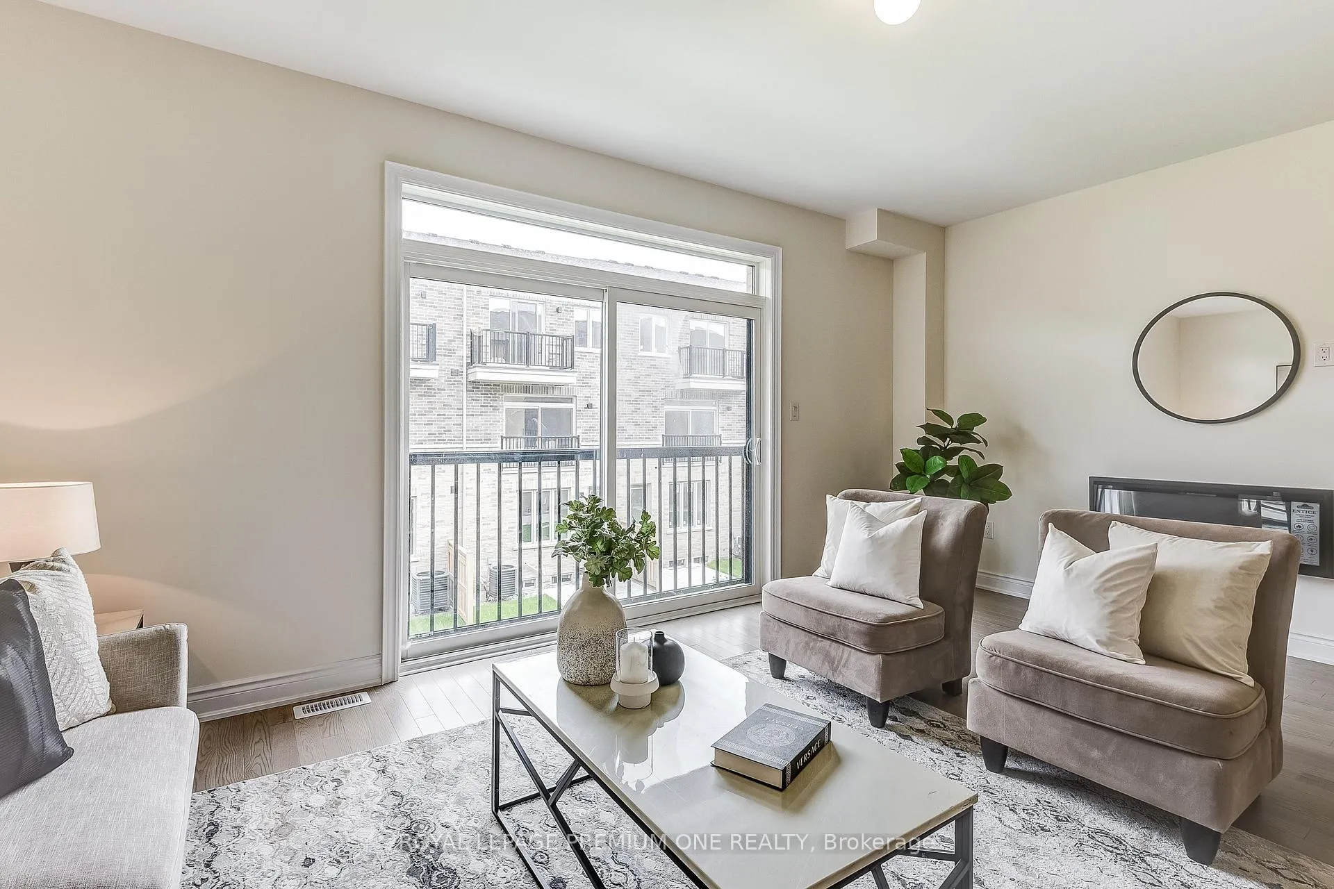Photo 18 of 216 Tennant Circle, Vaughan, Vellore Village — HOMEH