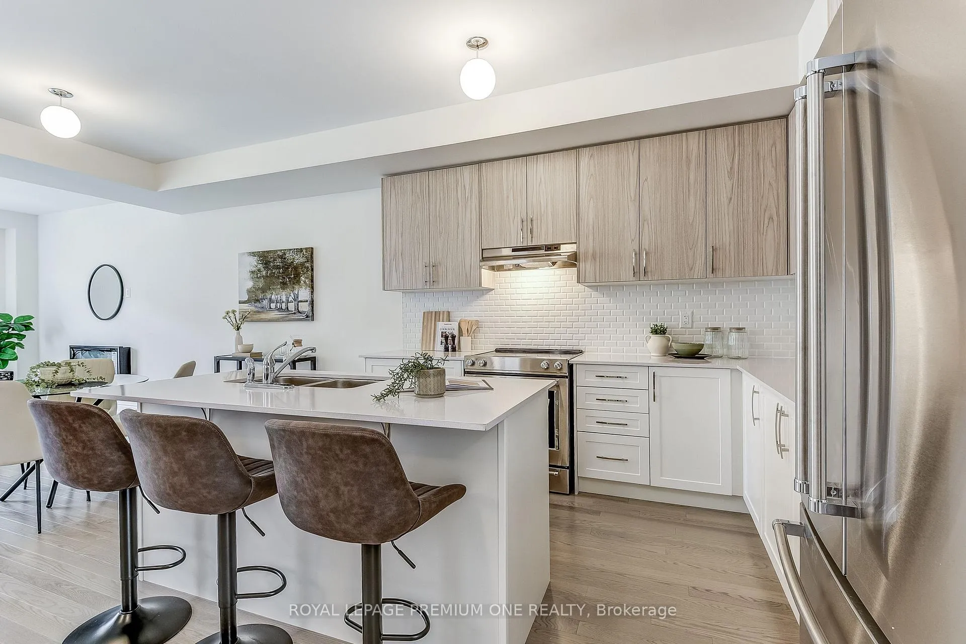 Photo 23 of 216 Tennant Circle, Vaughan, Vellore Village — HOMEH