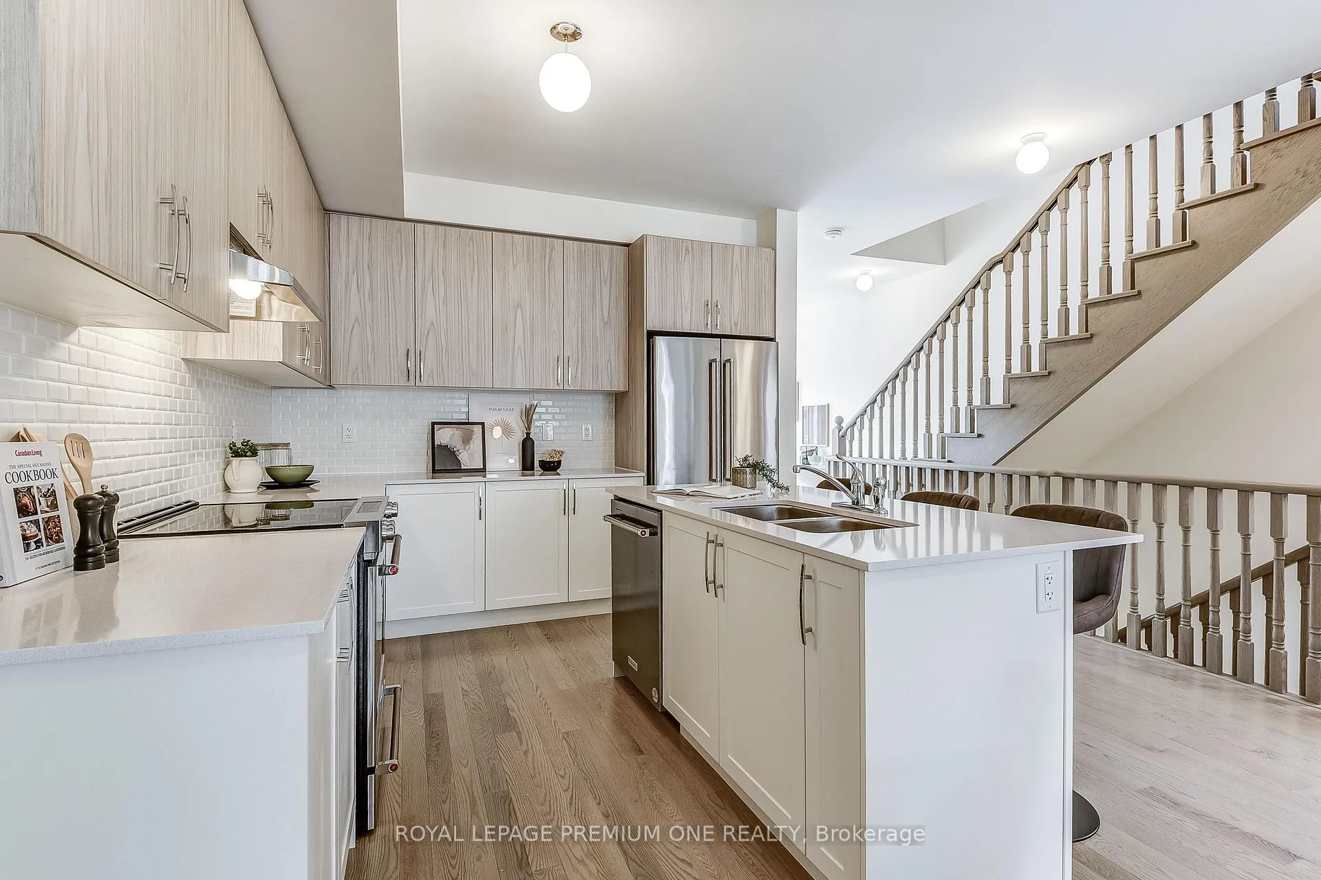 Photo 24 of 216 Tennant Circle, Vaughan, Vellore Village — HOMEH