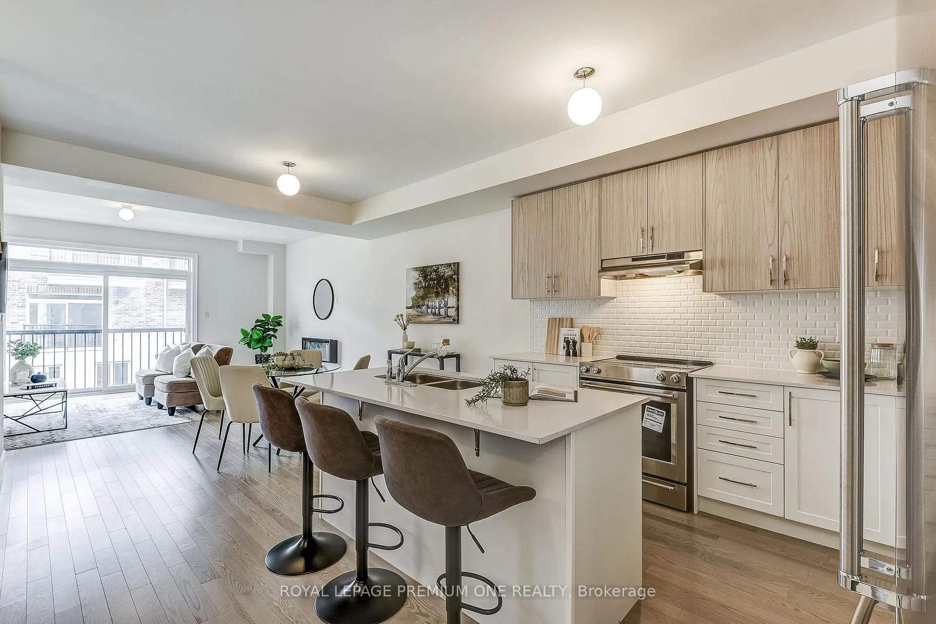 Photo 26 of 216 Tennant Circle, Vaughan, Vellore Village — HOMEH