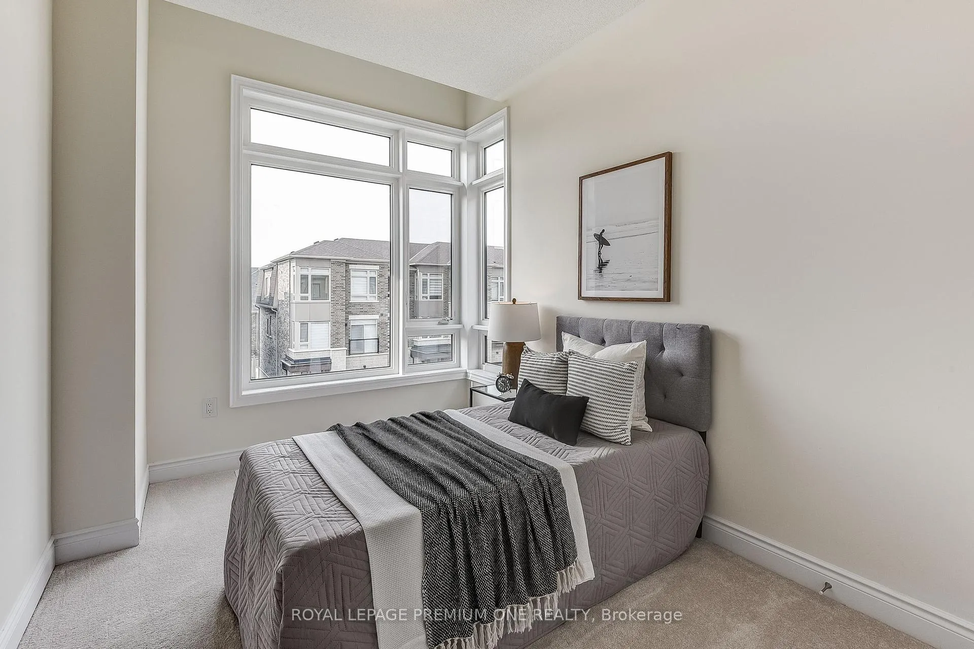Photo 33 of 216 Tennant Circle, Vaughan, Vellore Village — HOMEH