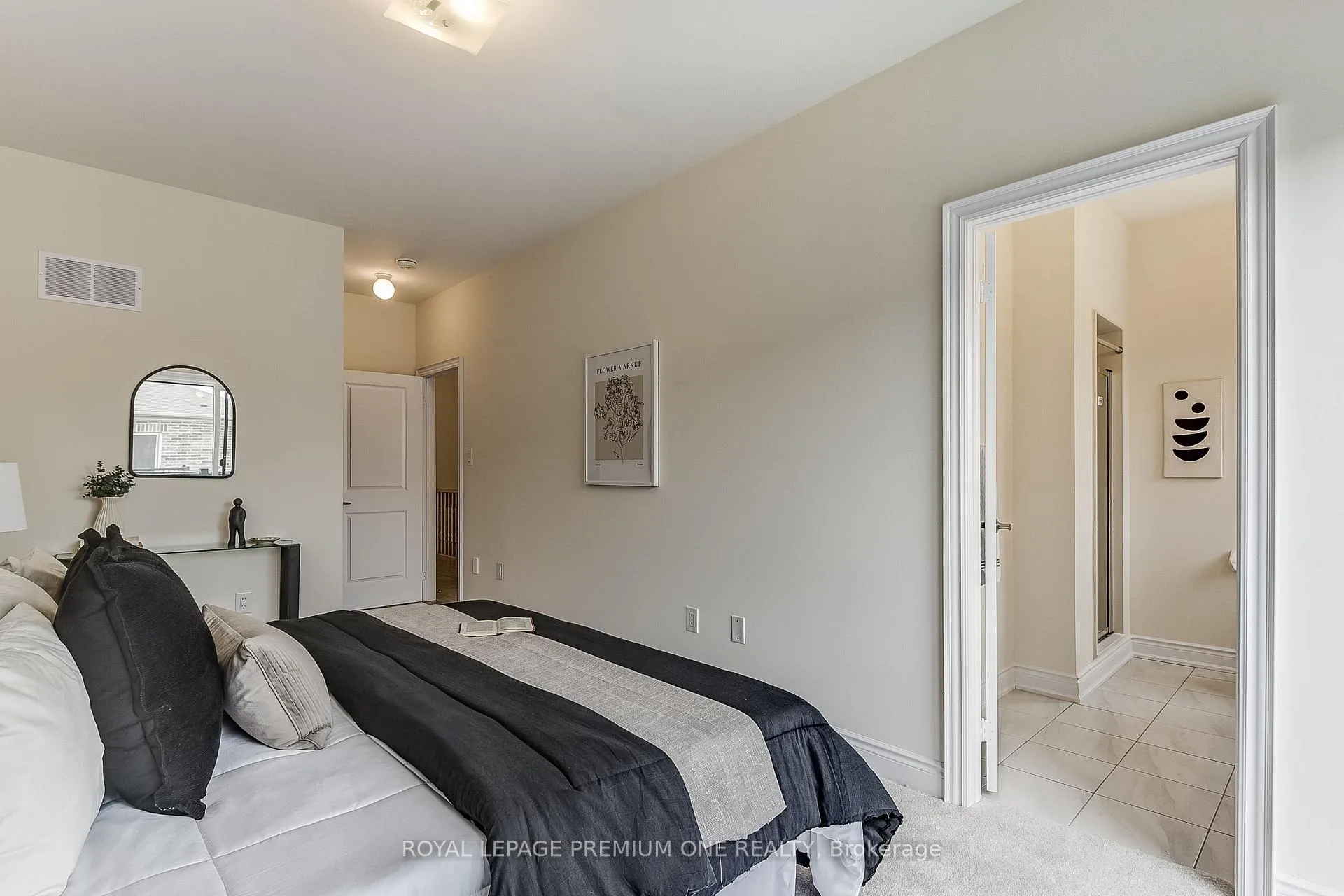 Photo 40 of 216 Tennant Circle, Vaughan, Vellore Village — HOMEH