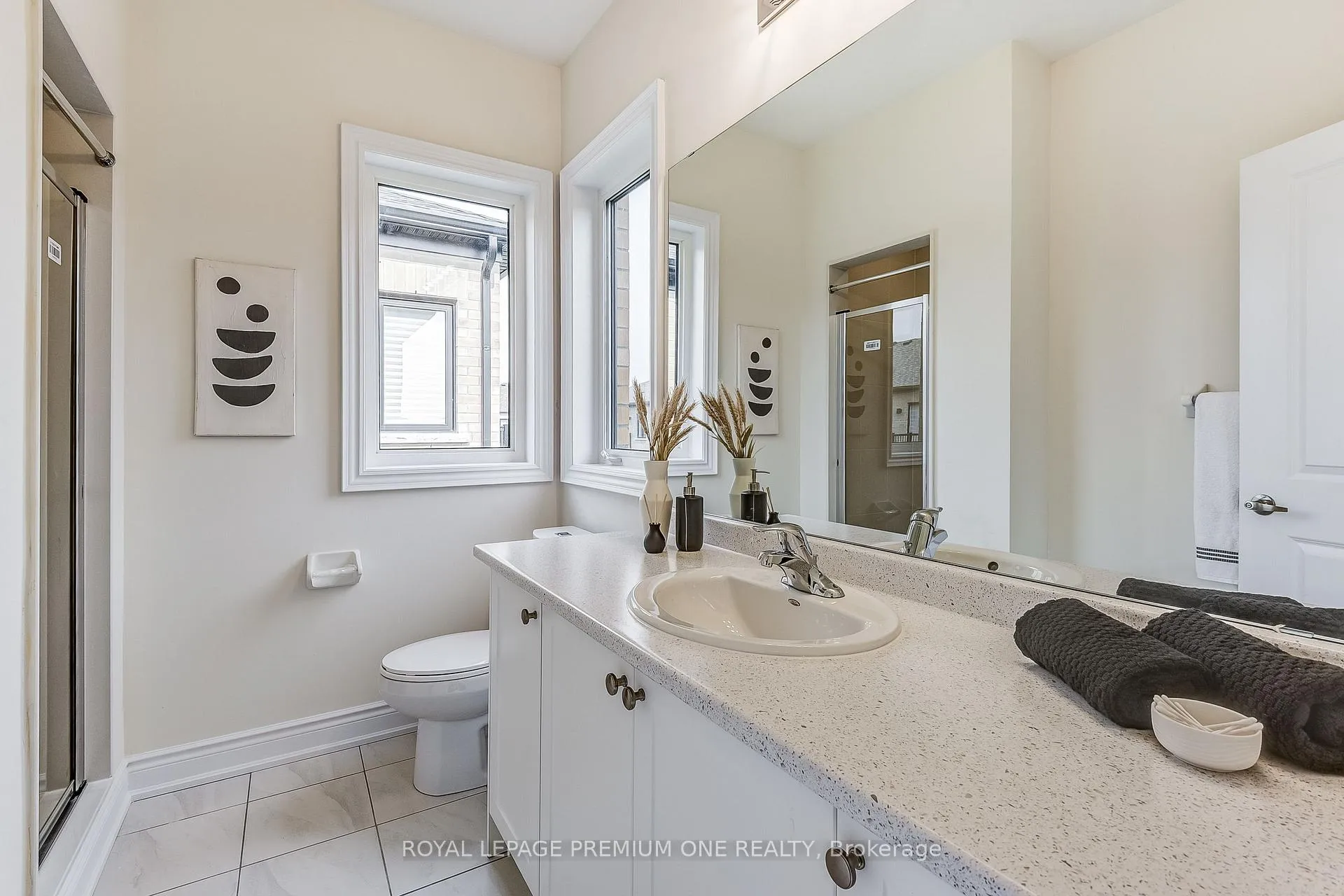 Photo 41 of 216 Tennant Circle, Vaughan, Vellore Village — HOMEH
