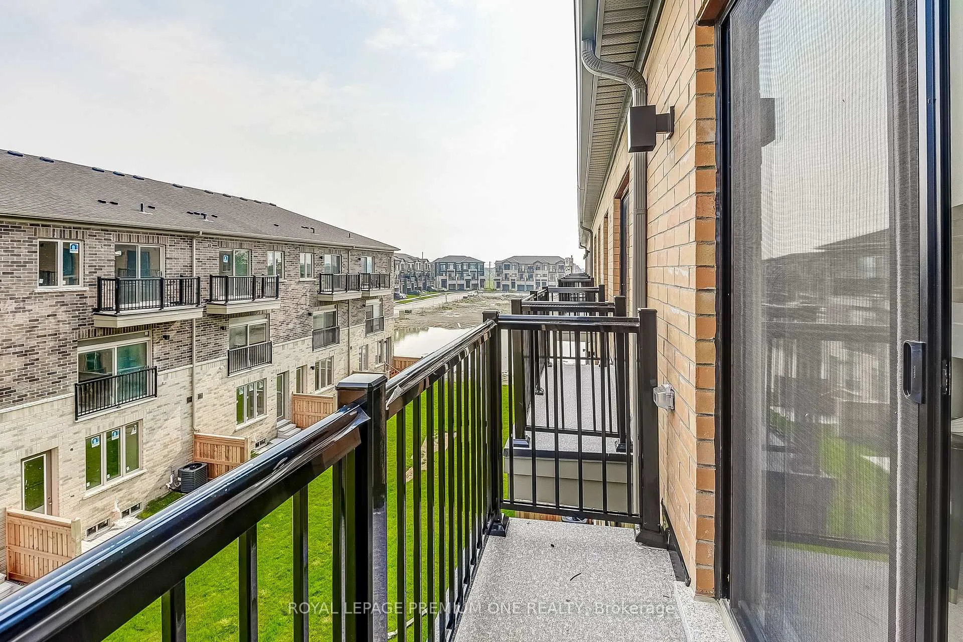 Photo 43 of 216 Tennant Circle, Vaughan, Vellore Village — HOMEH